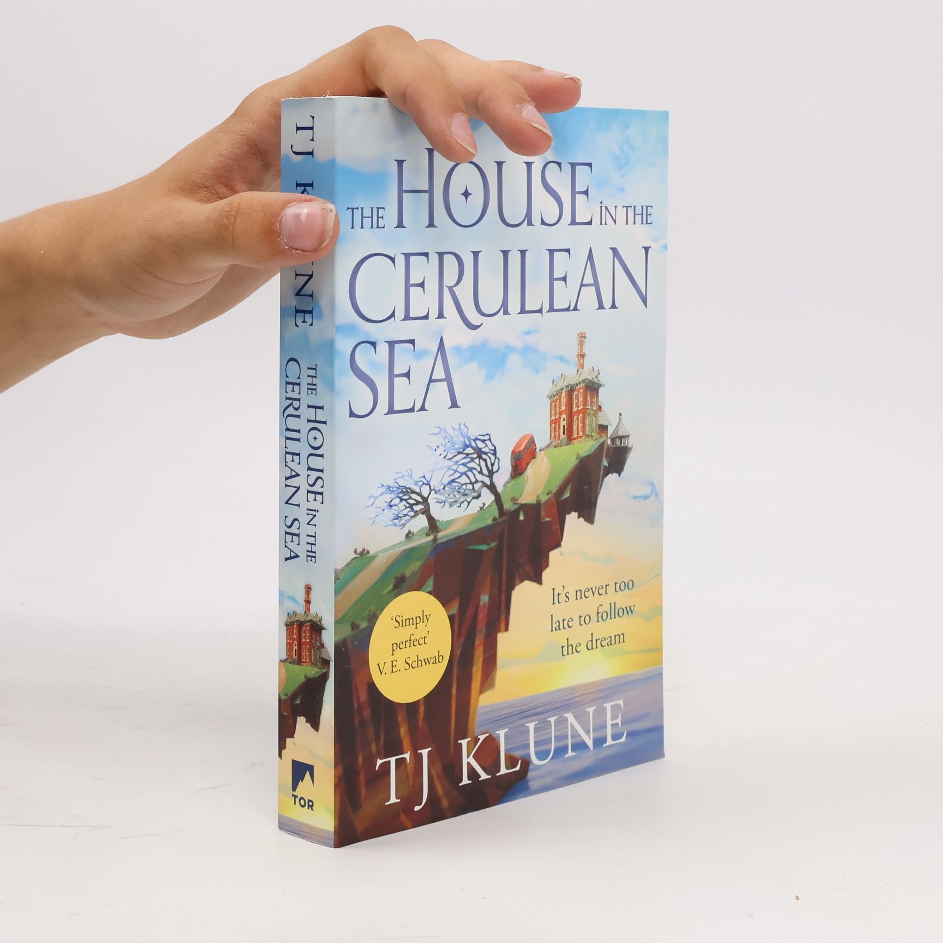 T.J. Klune The house in the Cerulean Sea