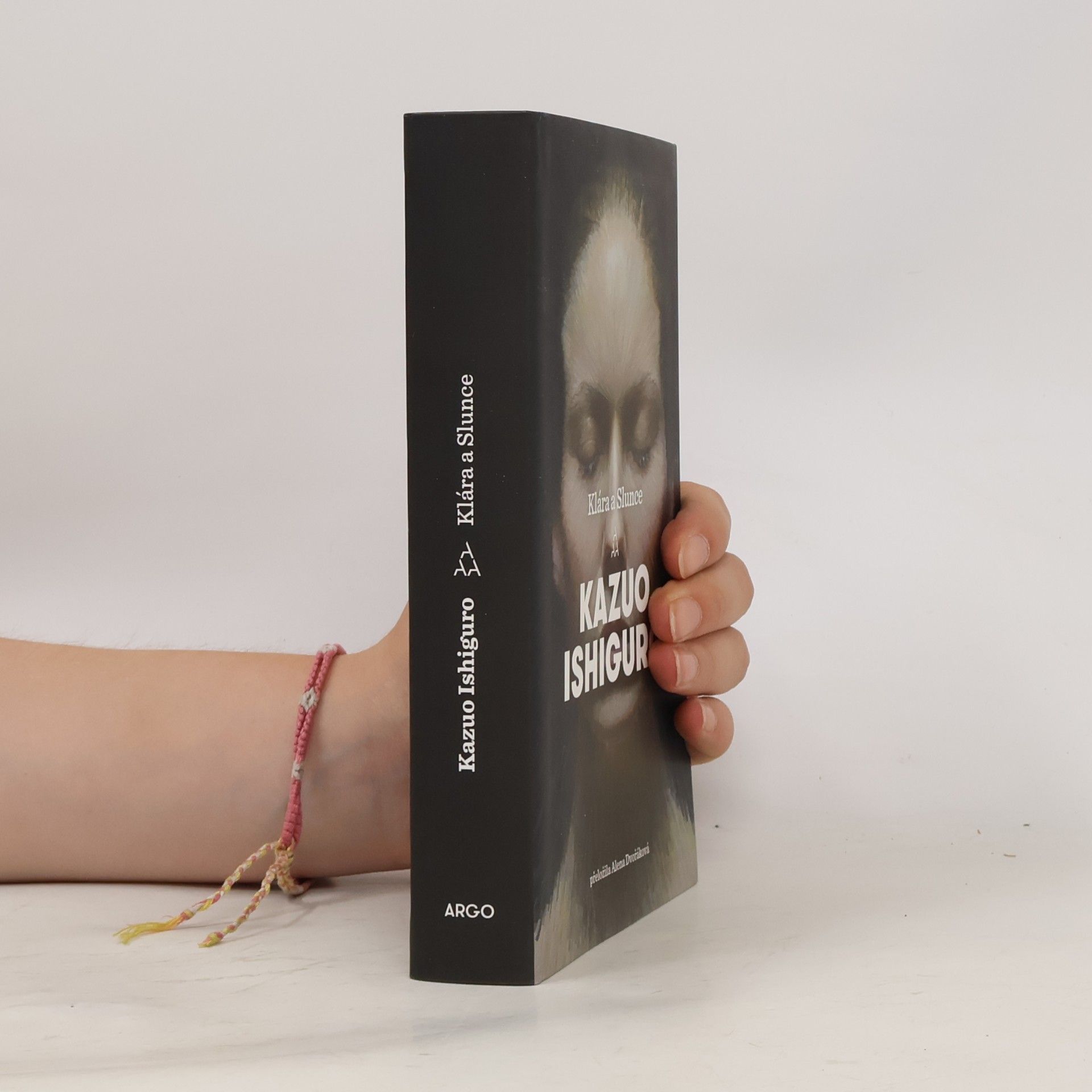 Kazuo Ishiguro Klára a Slunce