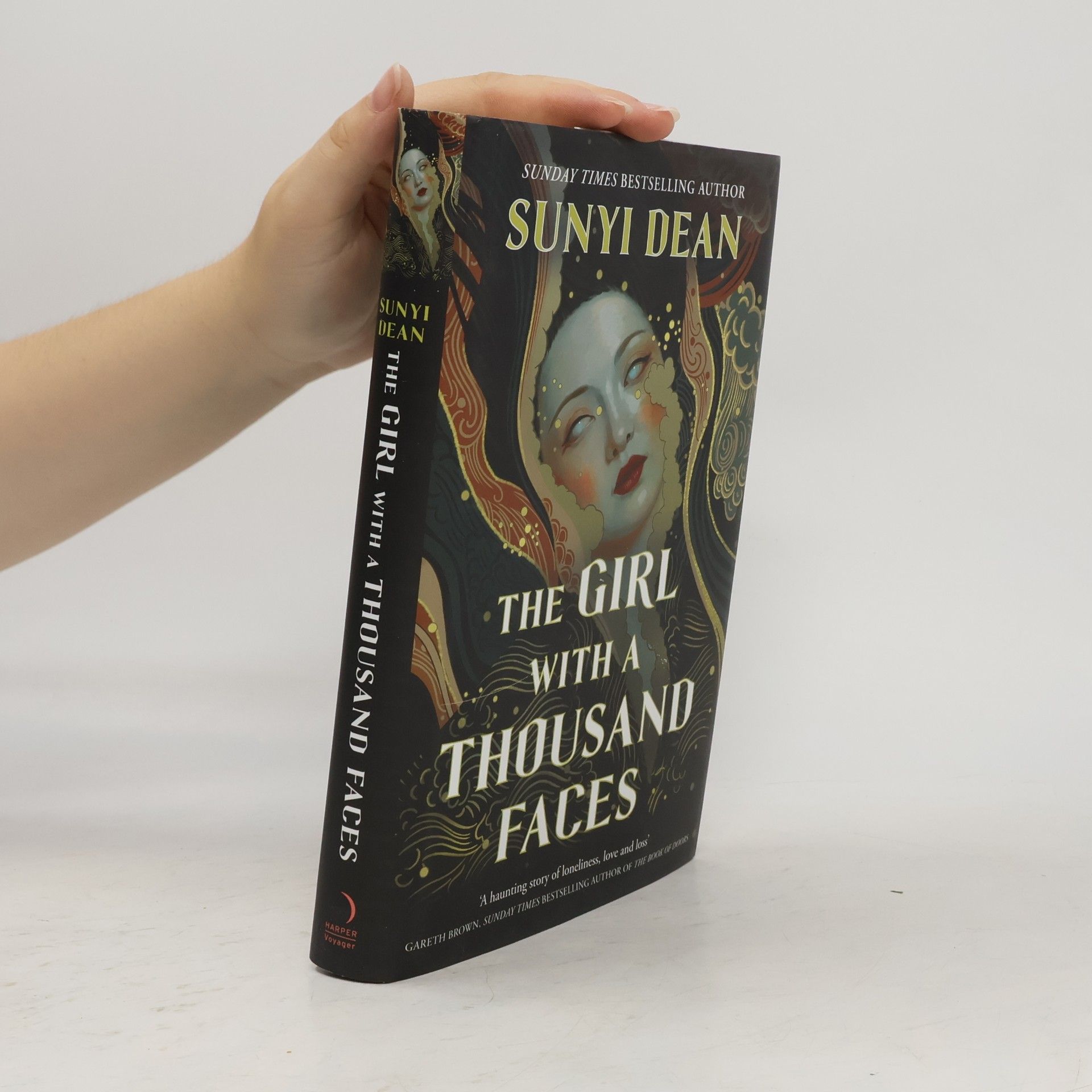 Sunyi Dean The Girl With a Thousand Faces