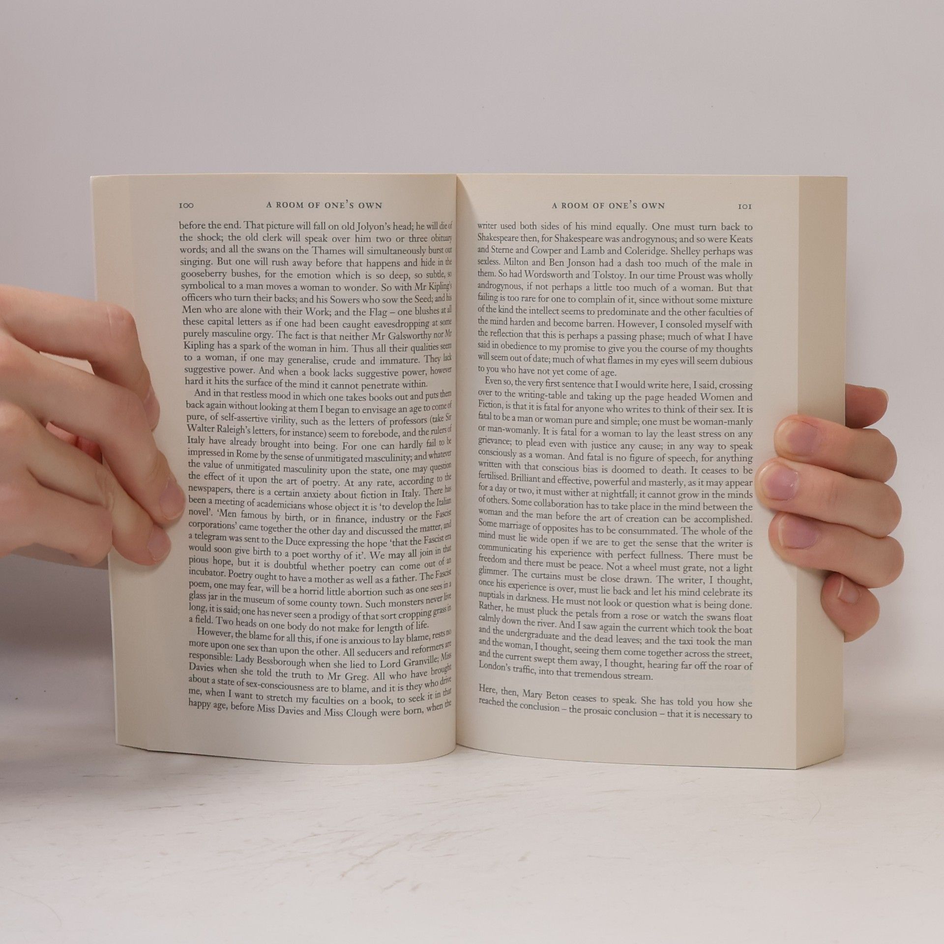 Virginia Woolf A Room of One's Own and the Voyage Out