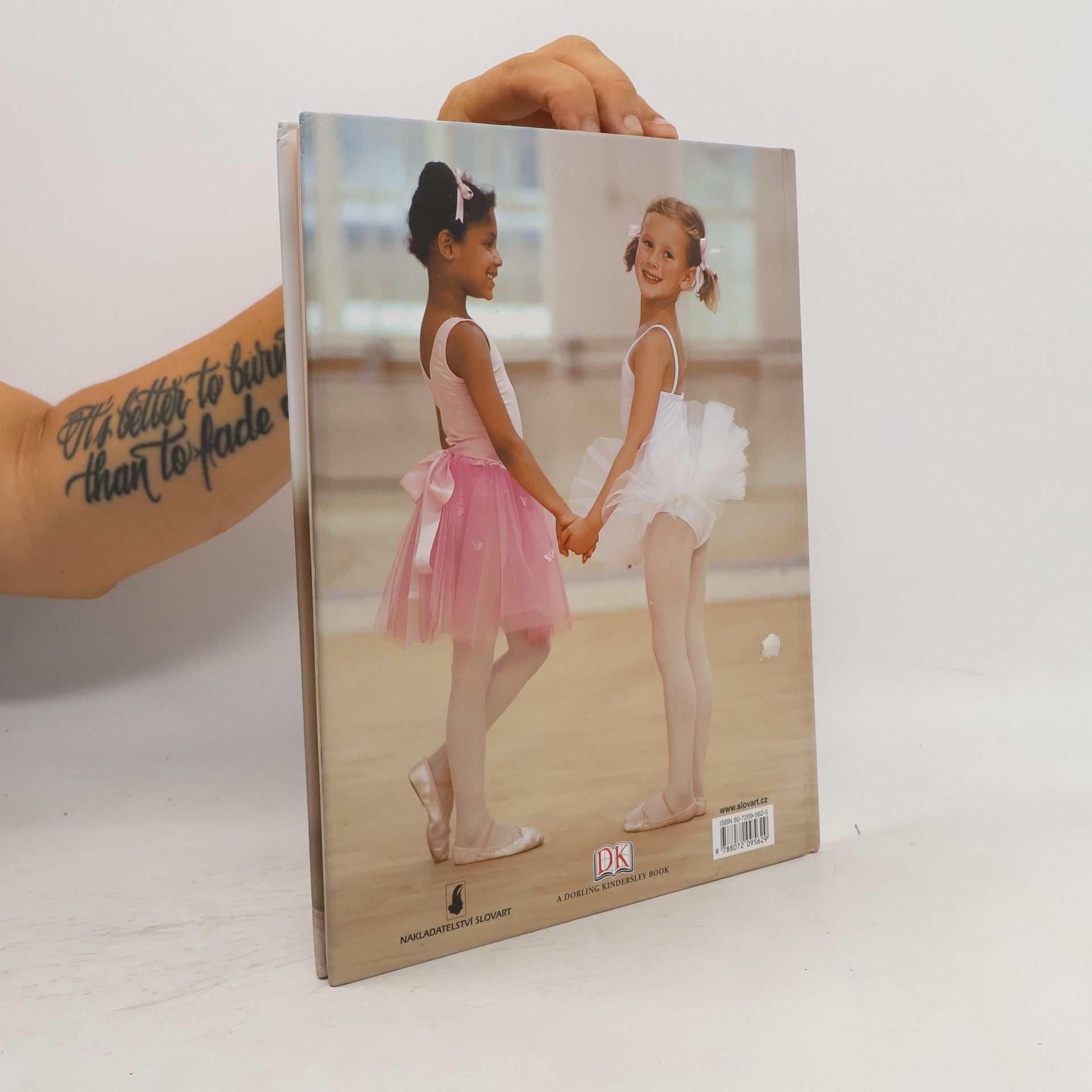 Naia Bray Moffatt Škola baletu : naučte se tančit s žáky britské Central school of ballet