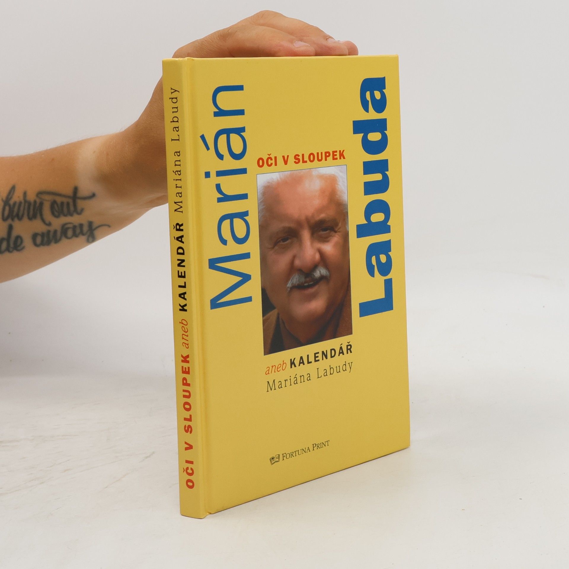 Marián Labuda Oči v sloupek aneb Kalendář Mariána Labudy