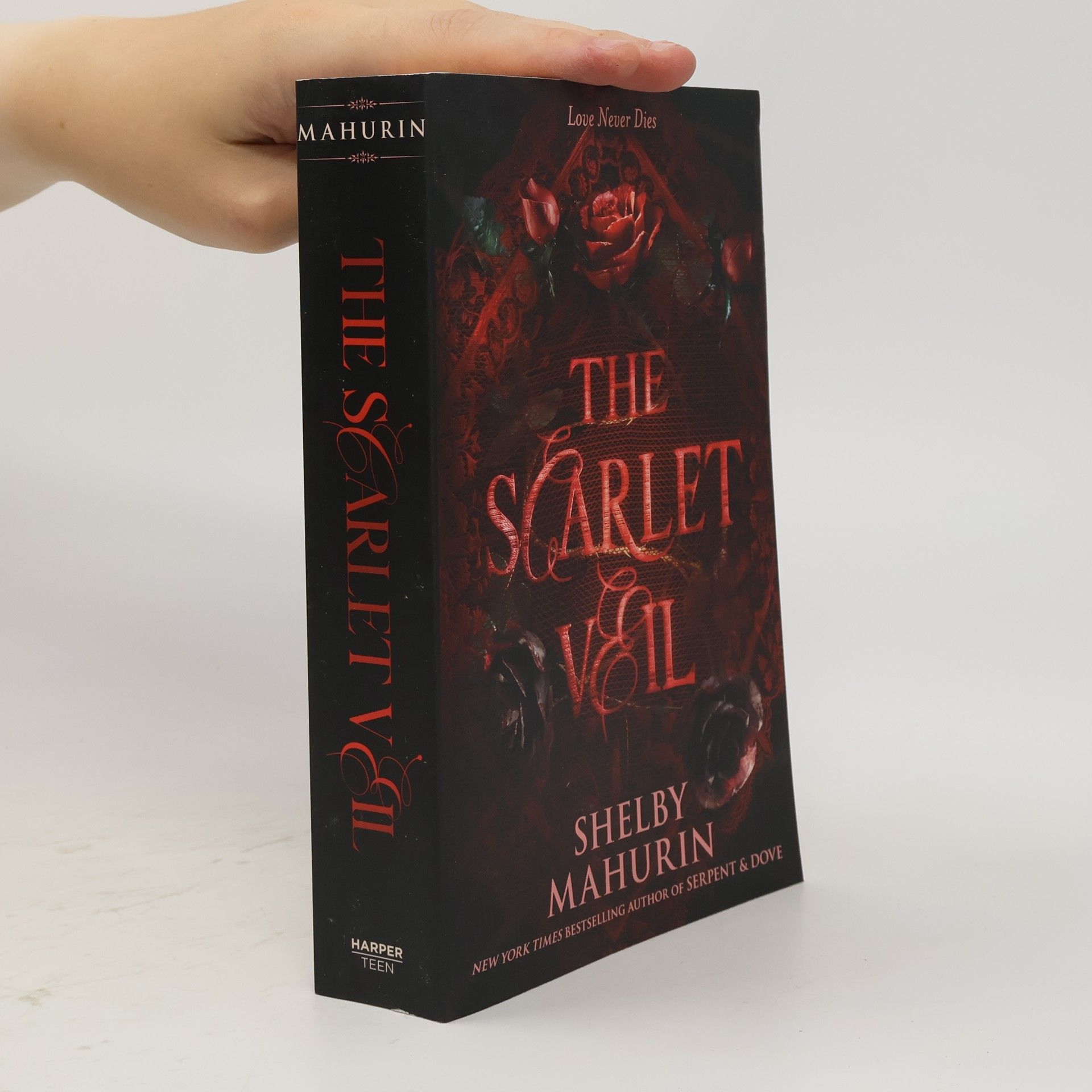 Shelby Mahurin The Scarlet Veil