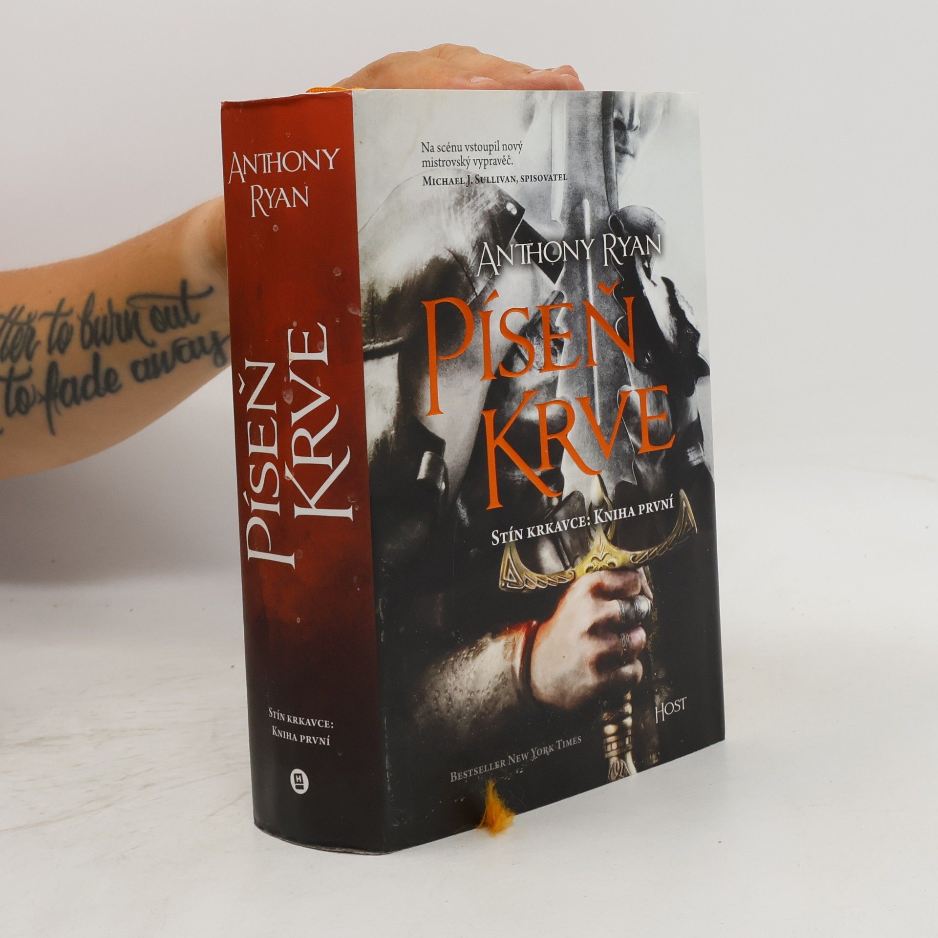 Anthony Ryan Píseň krve: stín krkavce. Kniha první