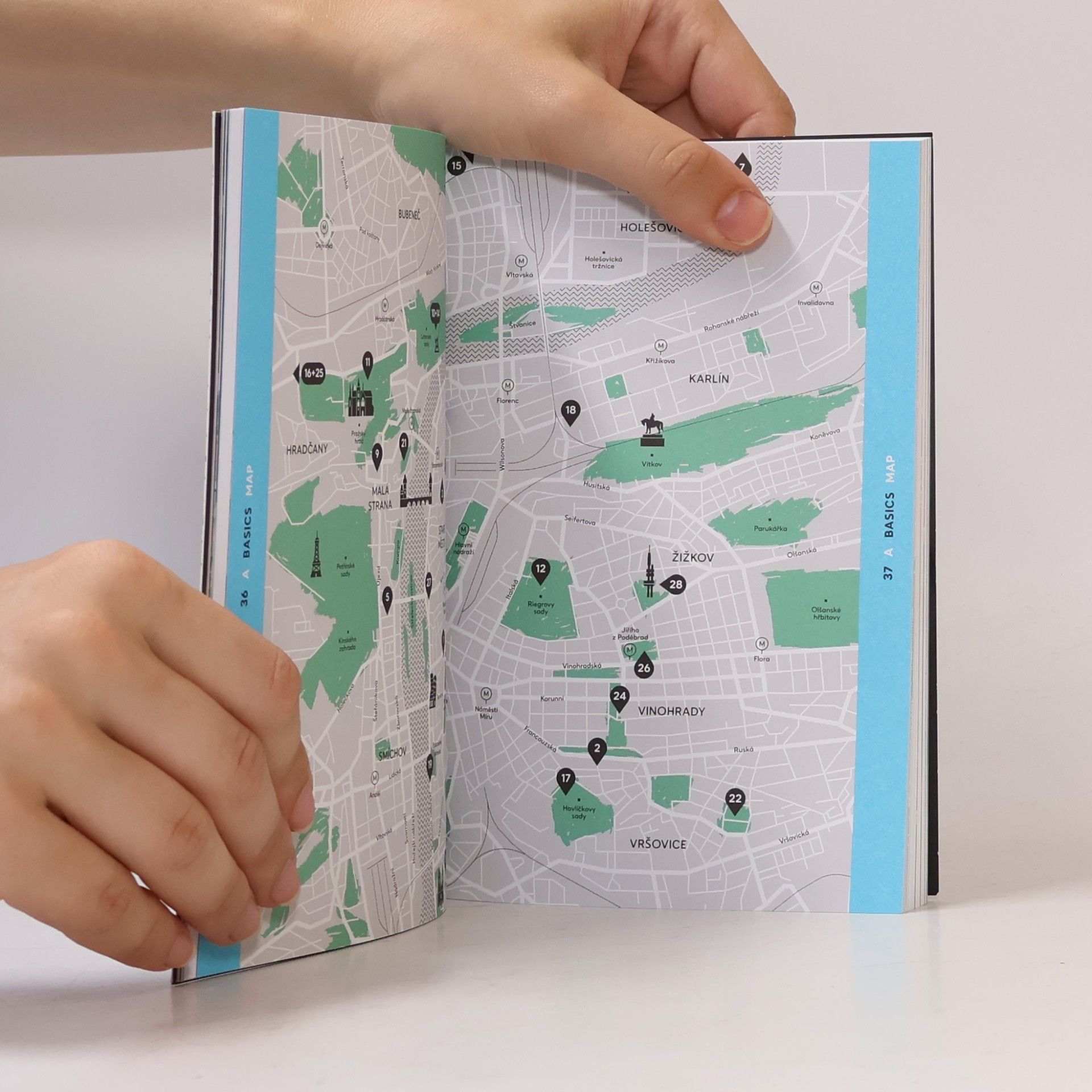 Various authors Prague superguide: First authentic no-bullshit guide curated by locals edition No.4 (+mapa)