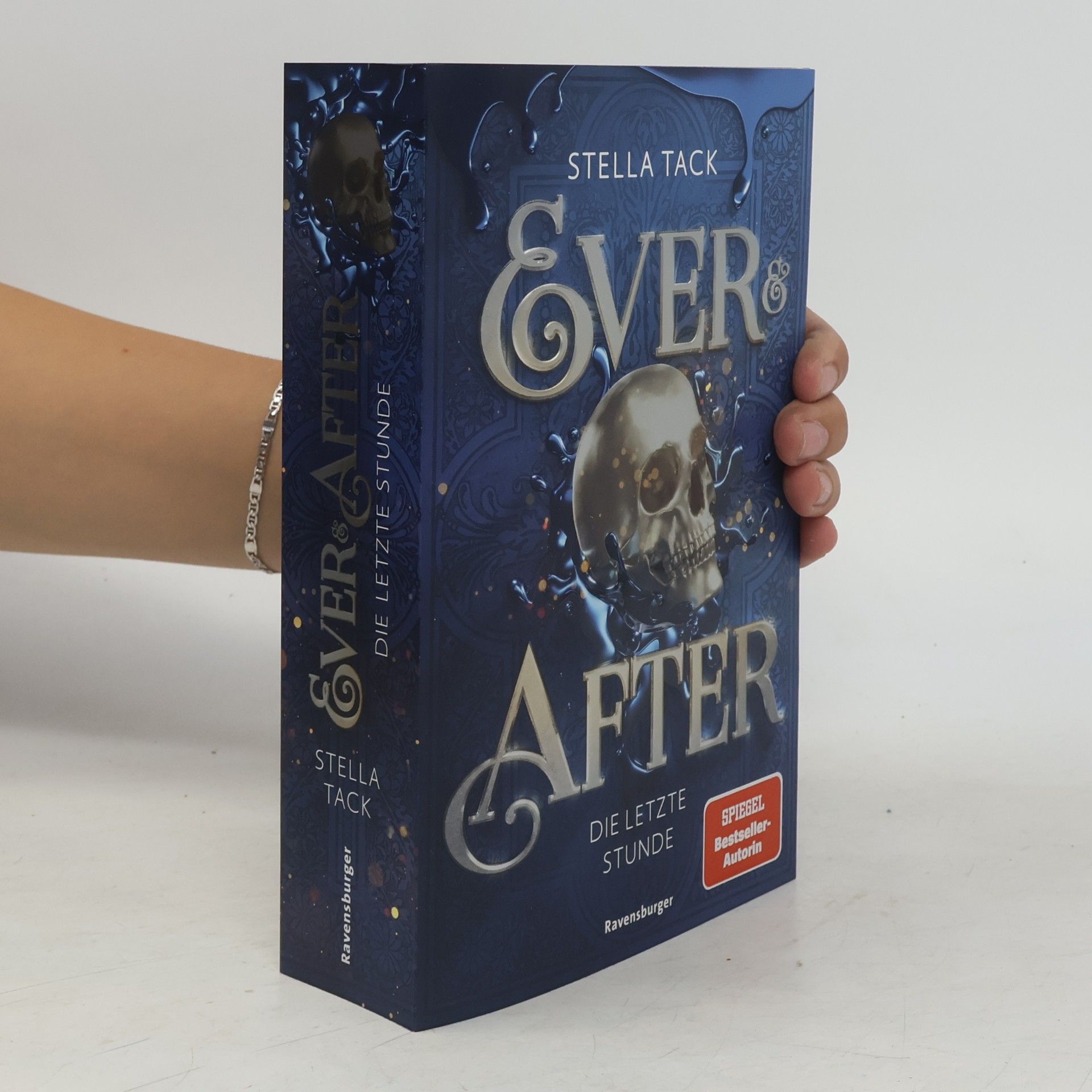 Stella Tack Ever & After, Band 3: Die letzte Stunde (Knisternde Märchen-Fantasy der SPIEGEL-Bestsellerautorin Stella Tack | Limitierte Auflage mit Farbschnitt)