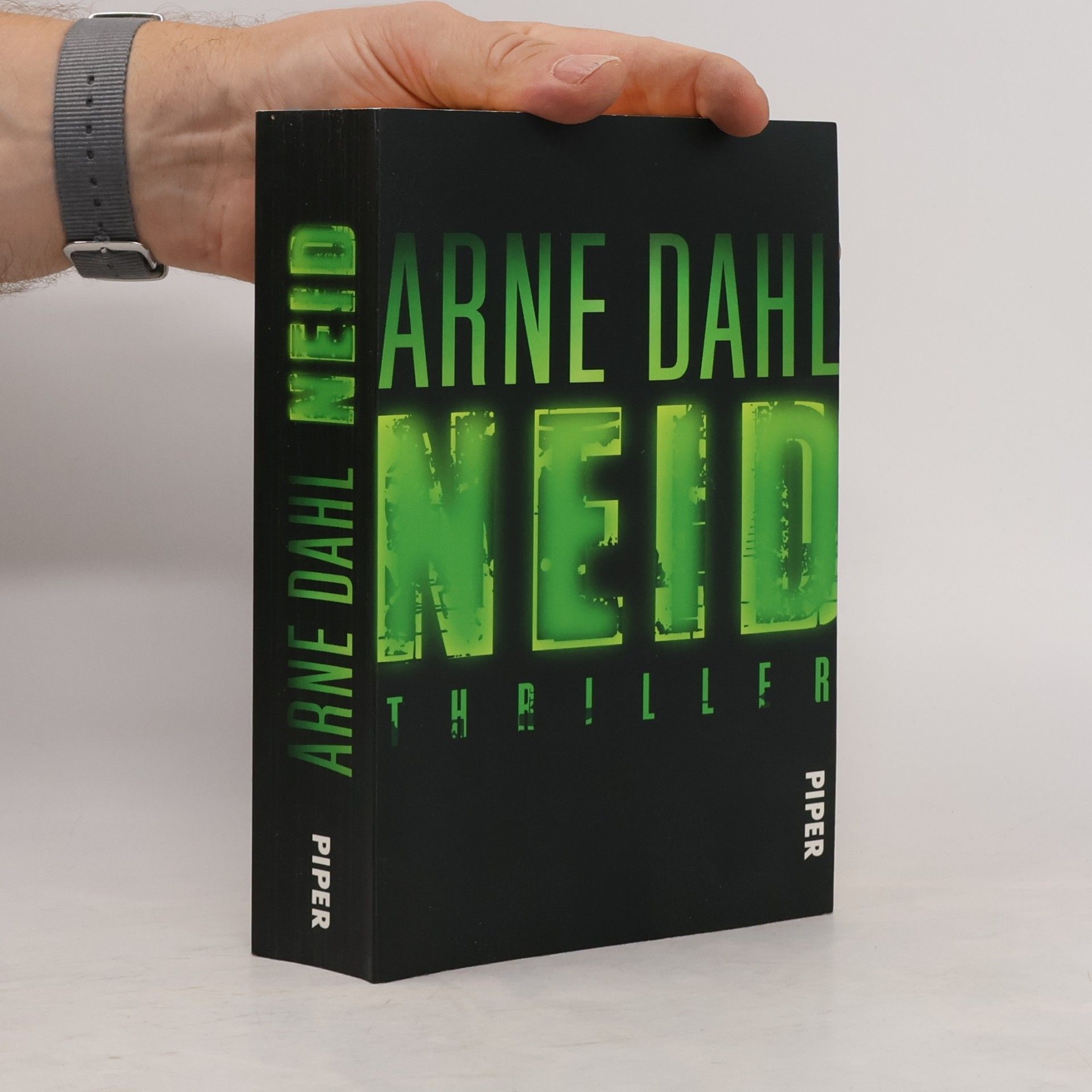 Arne Dahl Neid