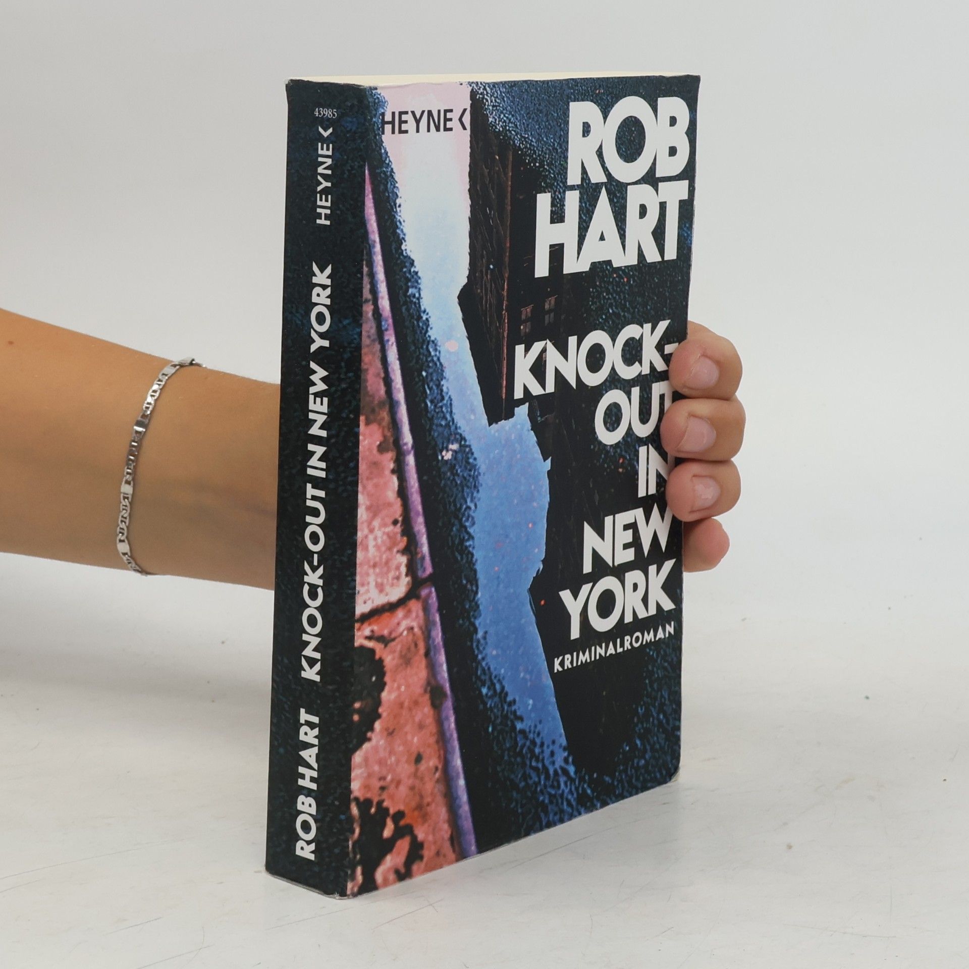 Rob Hart Knock-out in New York