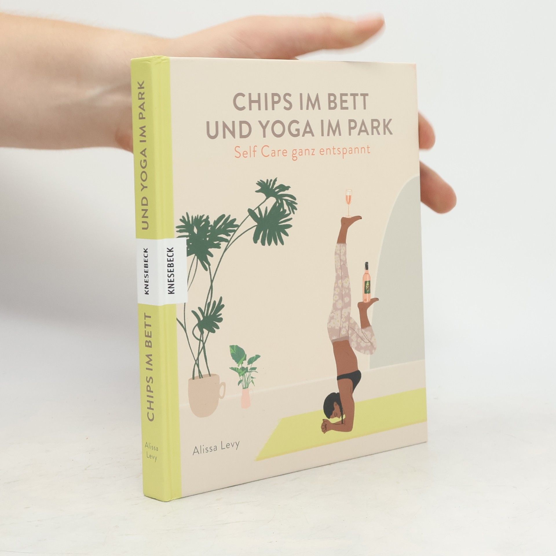Alissa Levy Chips im Bett und Yoga im Park