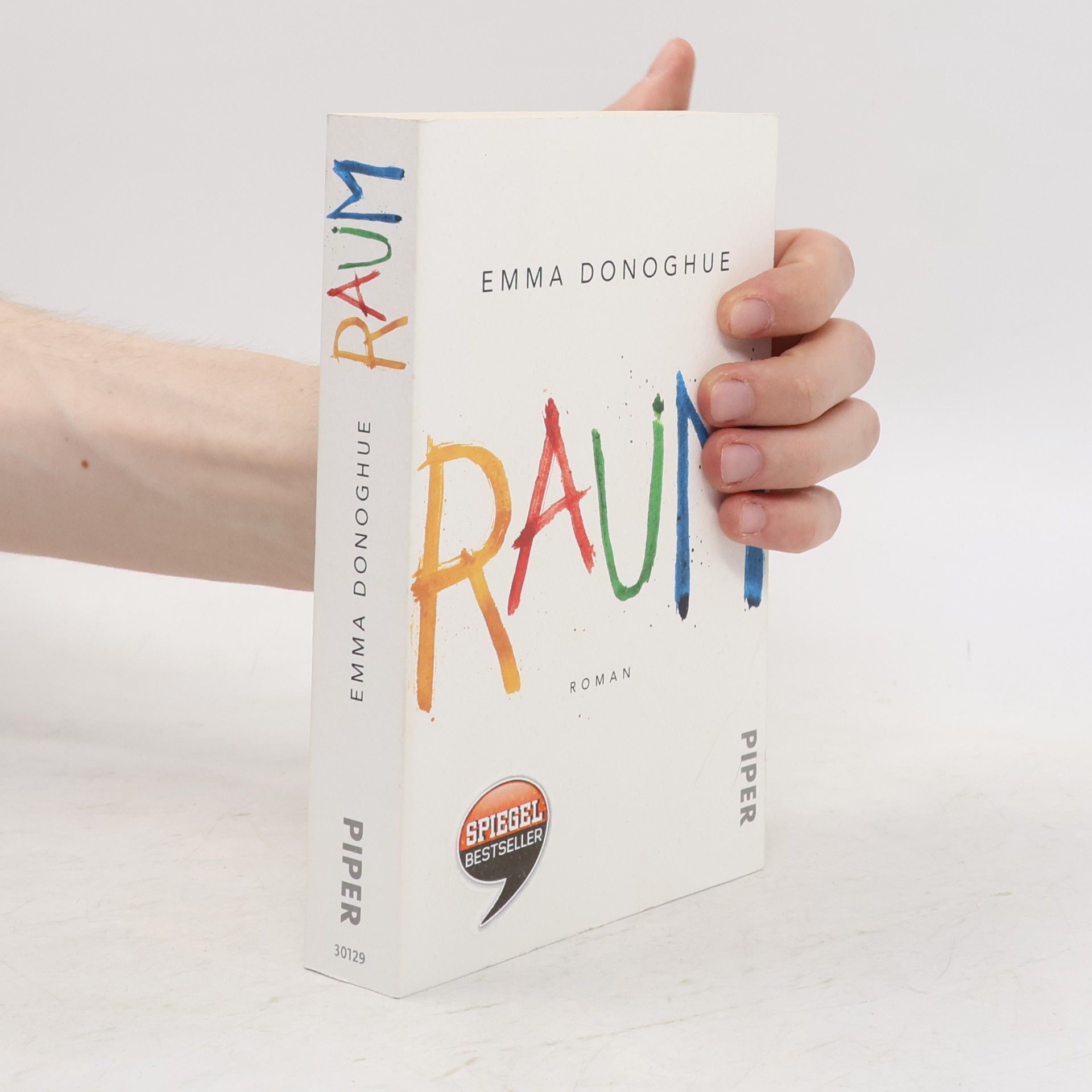 Emma Donoghue Raum