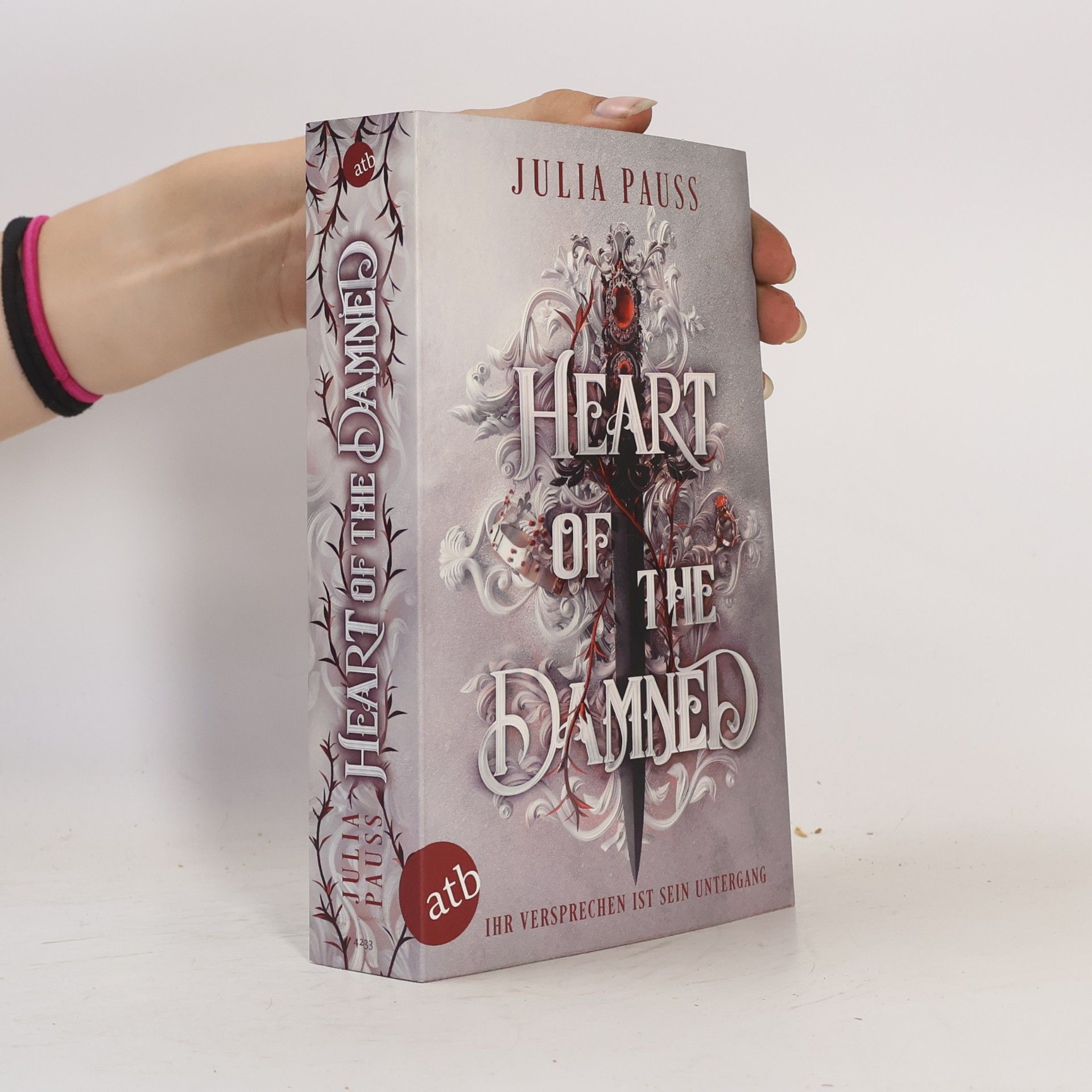 Julia Pauss Heart of the Damned – Ihr Versprechen ist sein Untergang