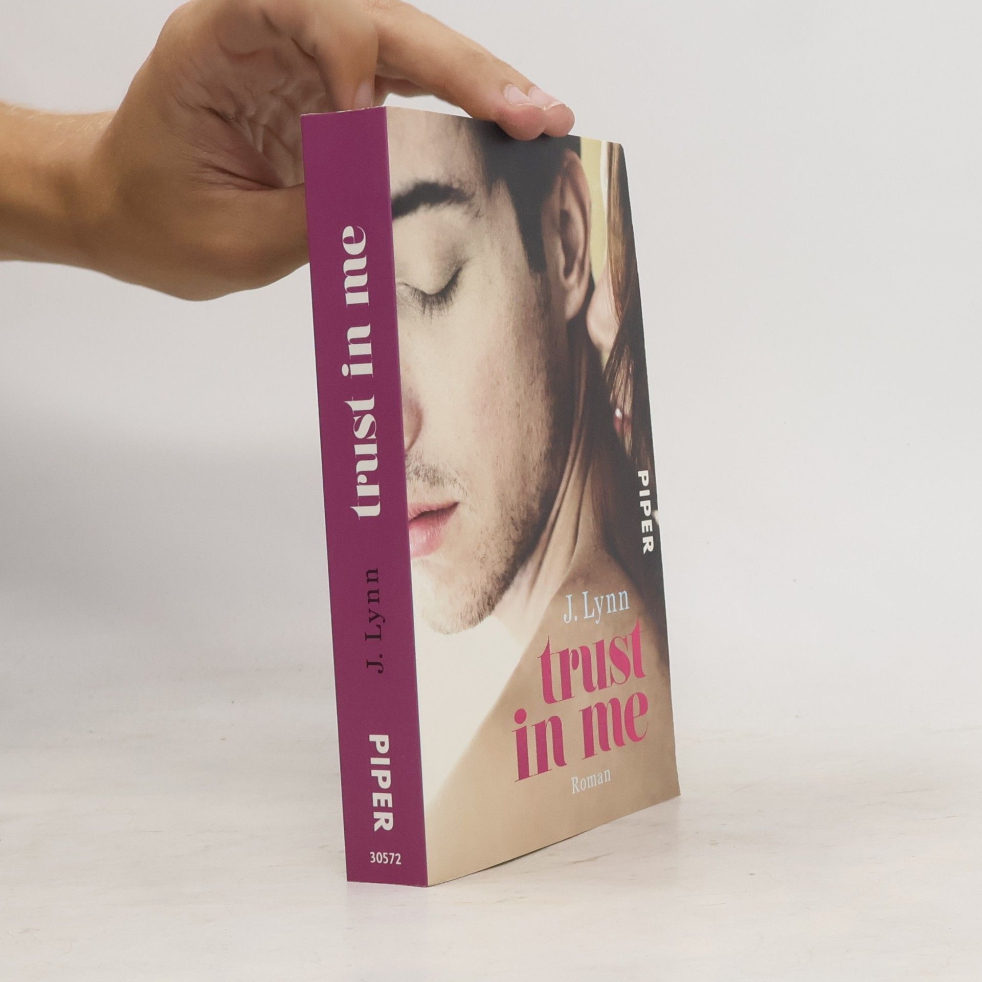 Jennifer L. Armentrout Trust in Me