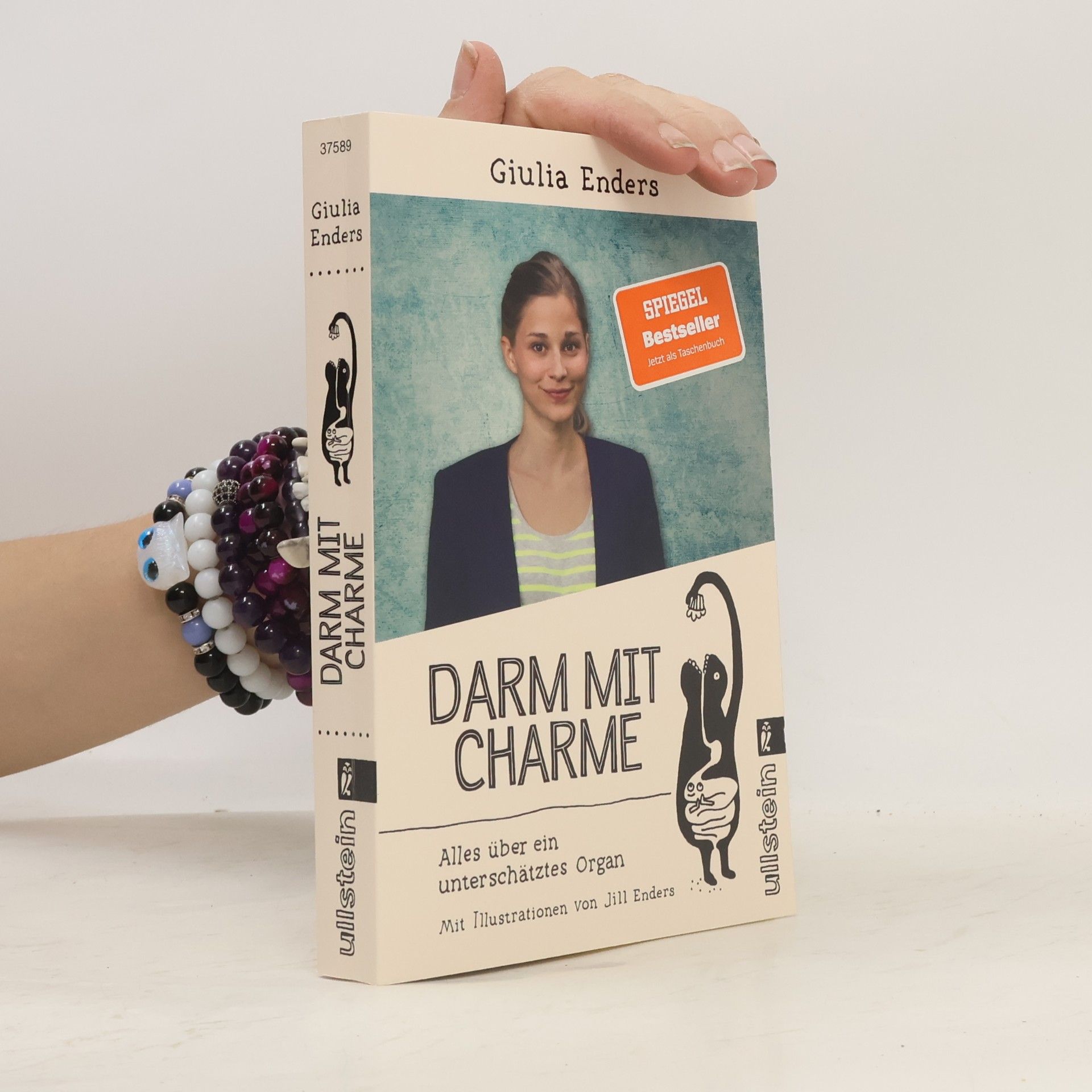 Giulia Ender Darm mit Charme