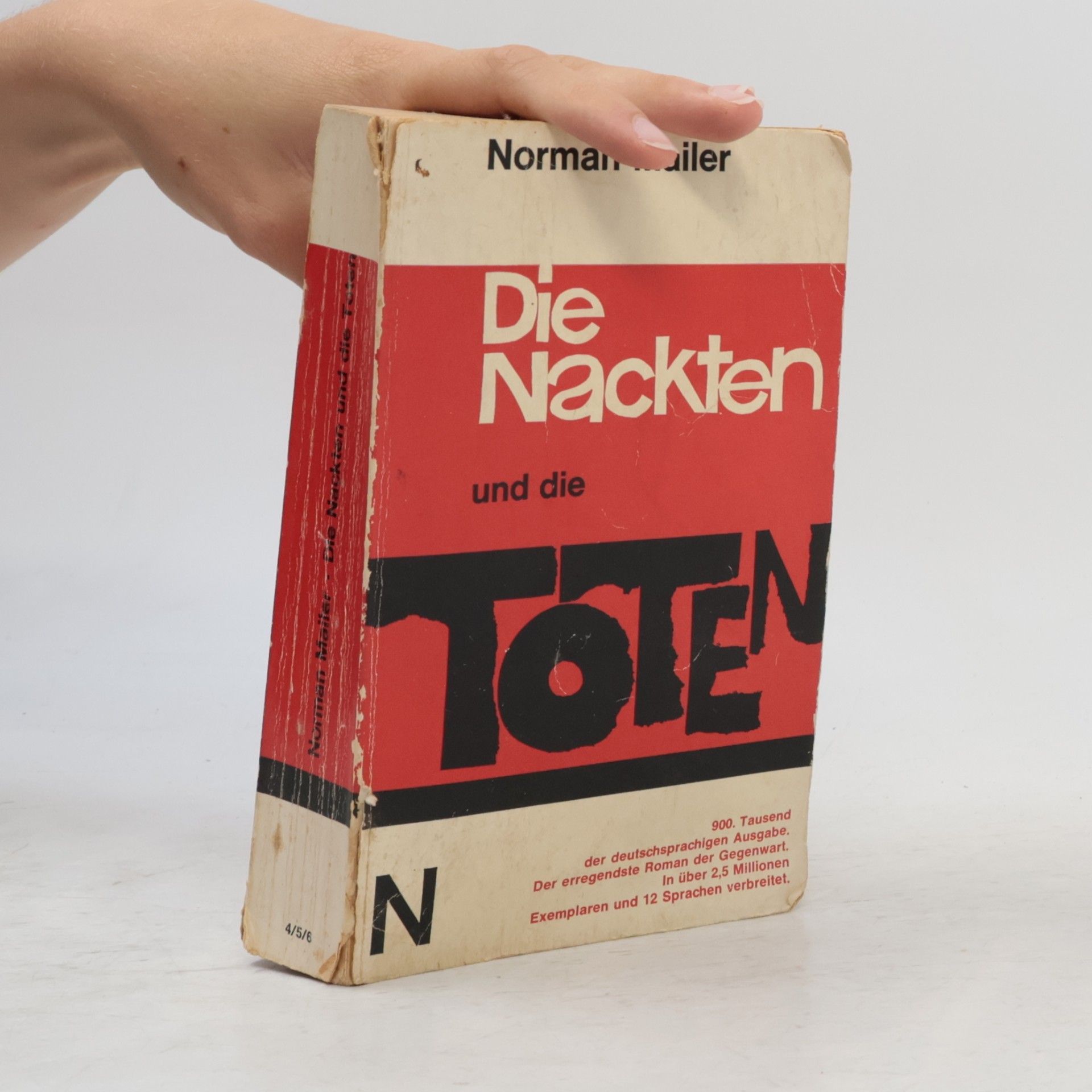 Die Nackten und die Toten