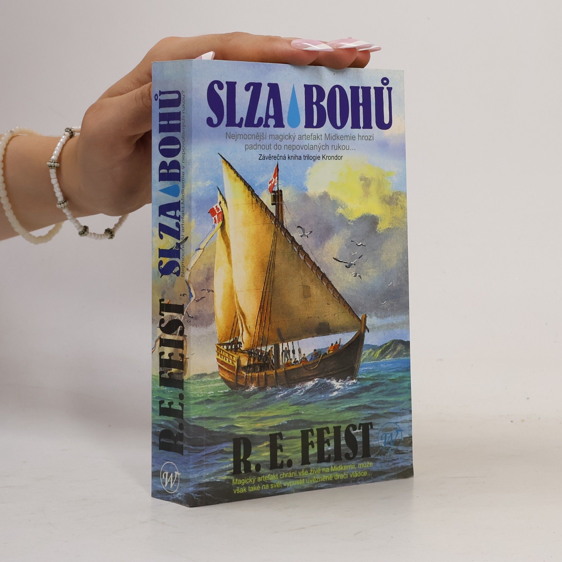 Raymond Elias Feist Slza bohů