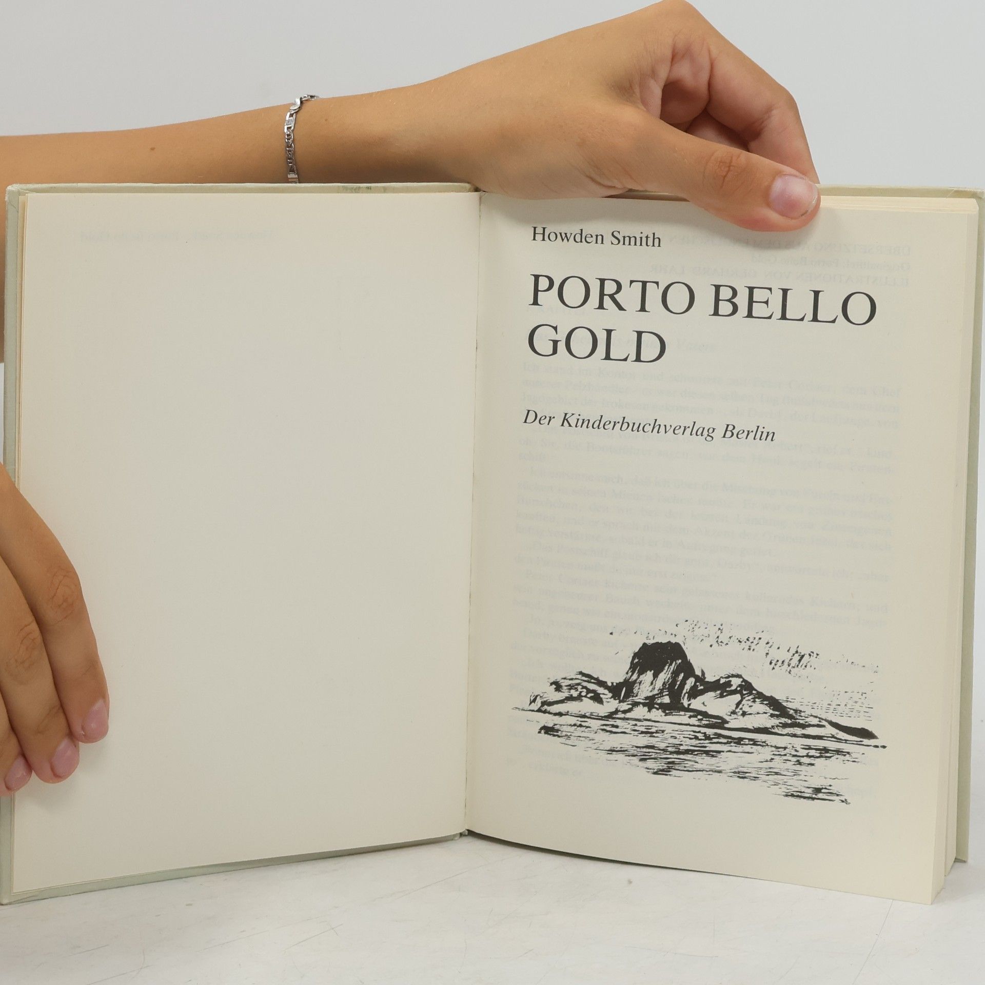 Arthur Douglas Howden Smith Porto Bello Gold