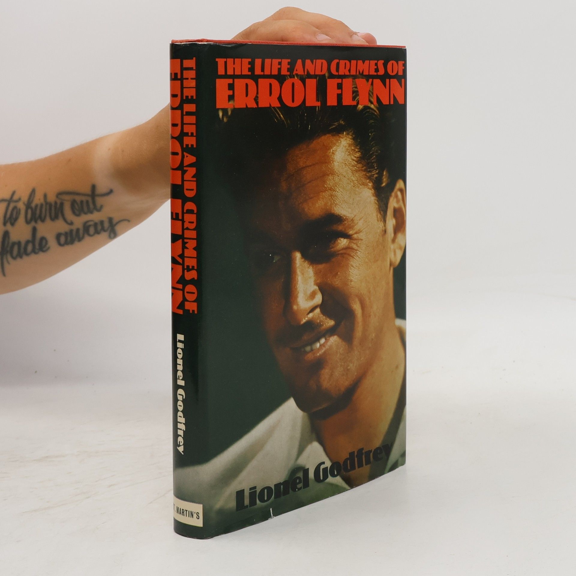 Lionel Godfrey The Life and Crimes of Errol Flynn