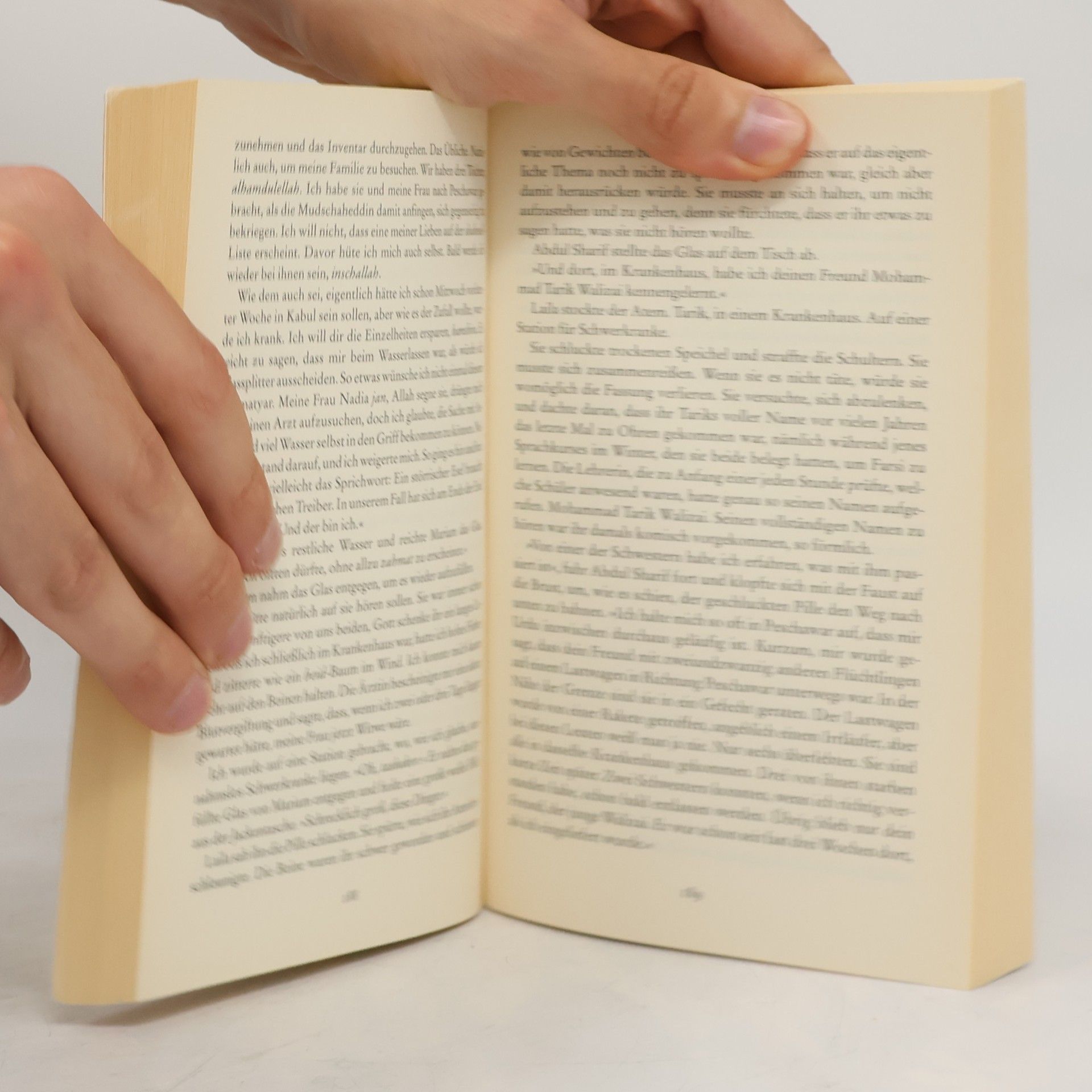 Khaled Hosseini Tausend strahlende Sonnen : Roman