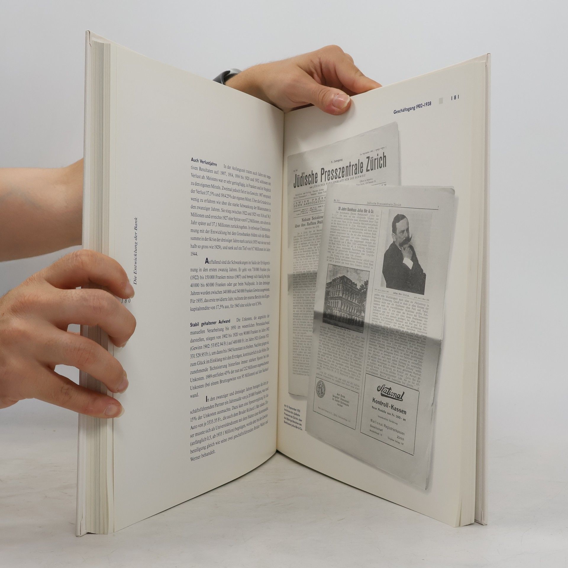 kolektiv Eine Bank und ihre Familie, eine Familie und ihre Bank, 1890-1990