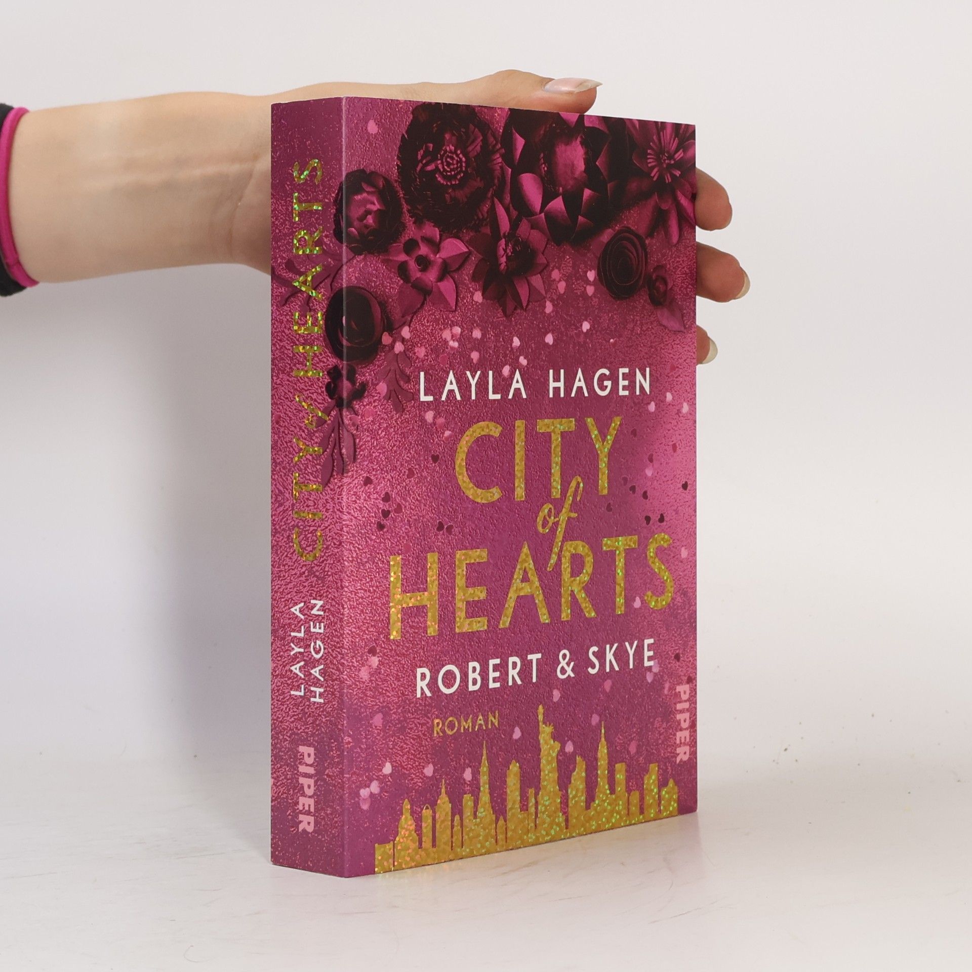 Layla Hagen City of Hearts - Robert & Skye