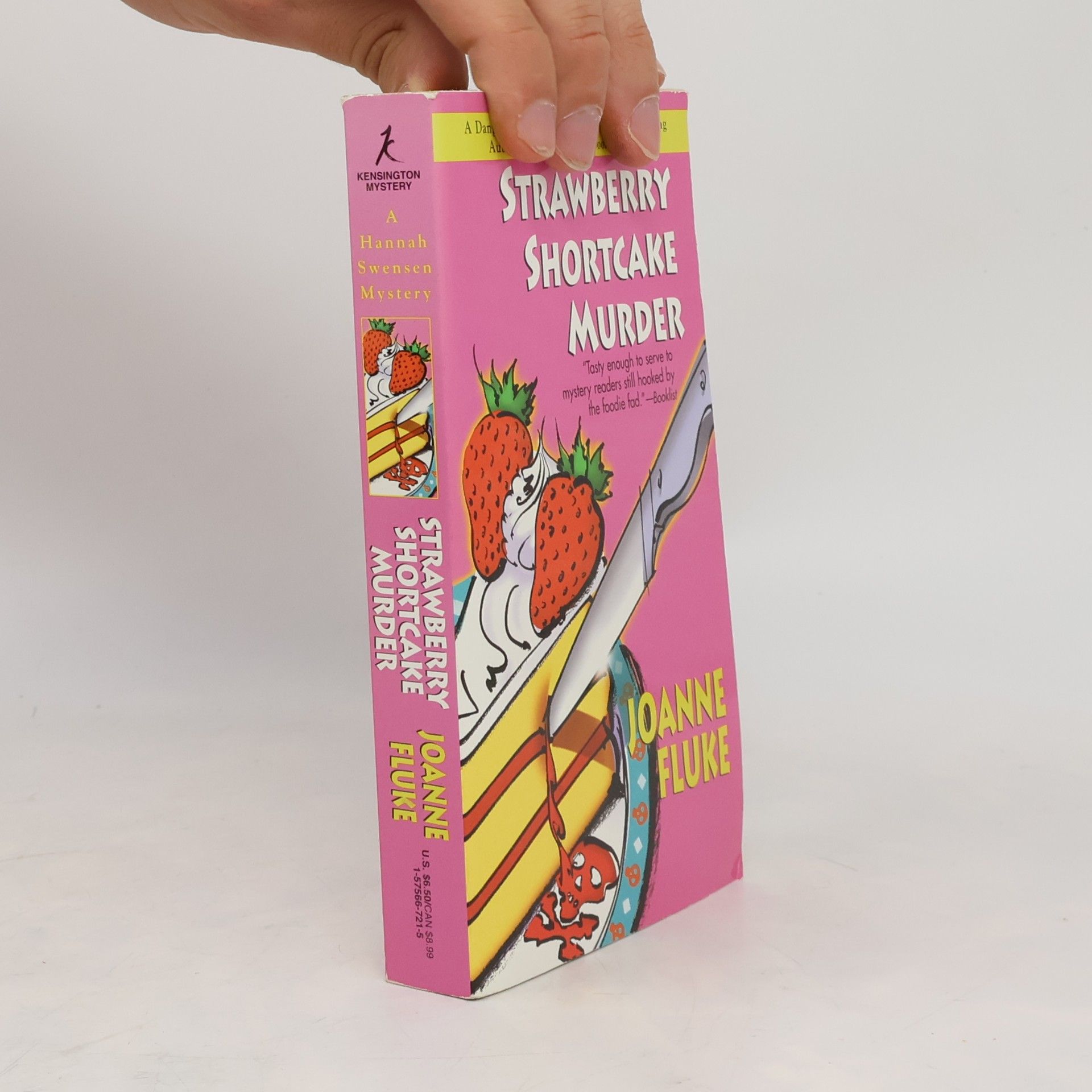 Joanne Fluke Hannah Swensen Mysteries: Strawberry Shortcake Murder