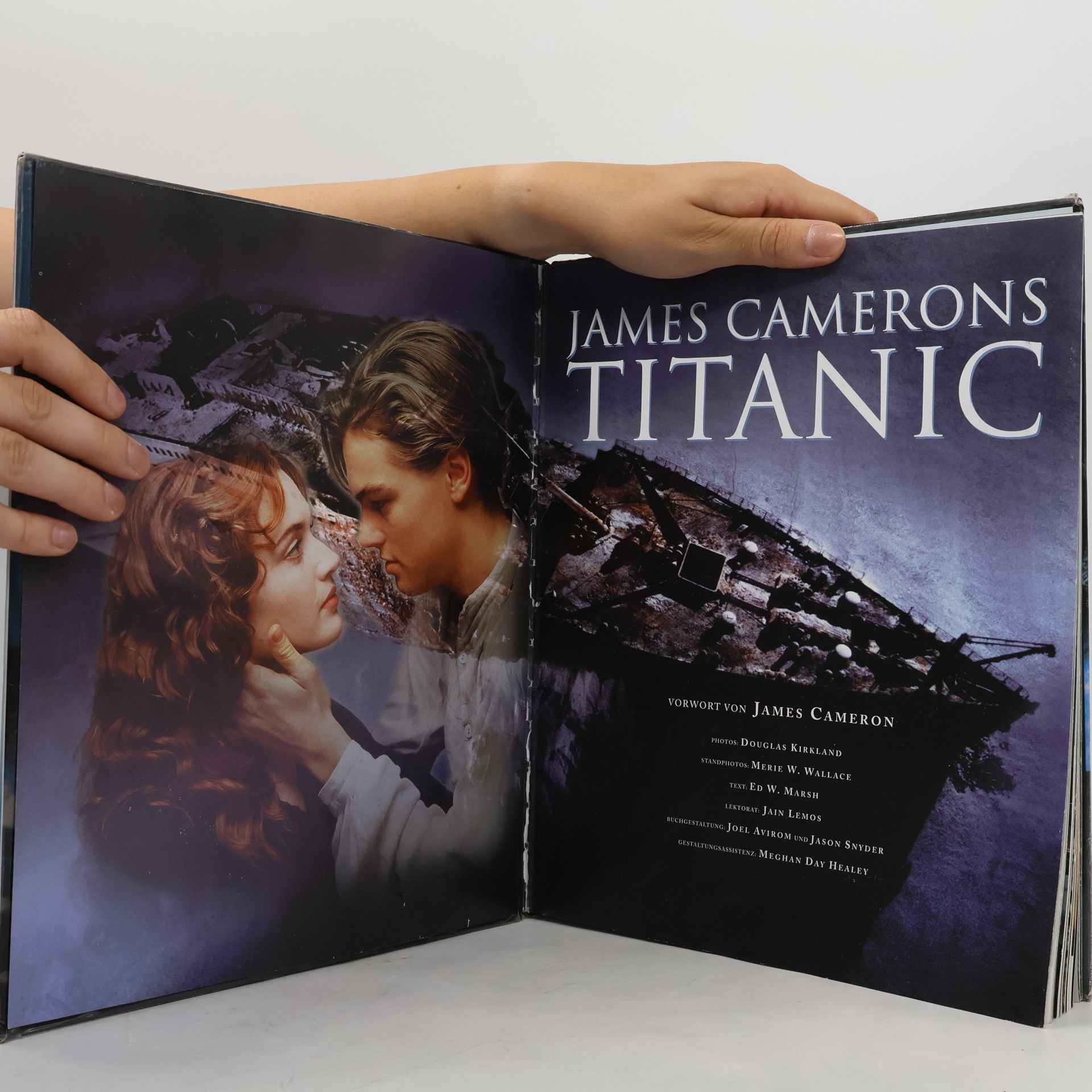 AA.VV. James Cameron's Titanic