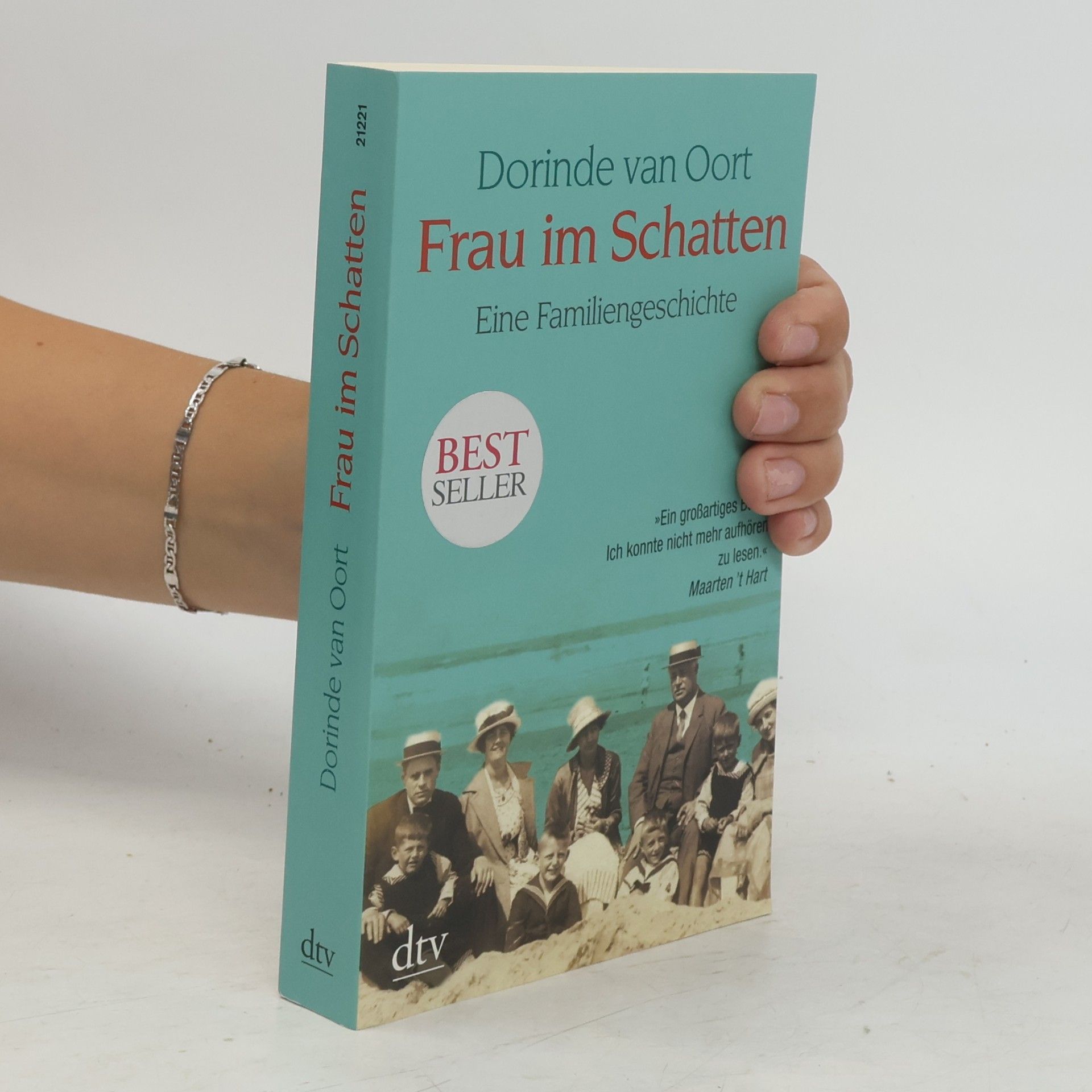 Dorinde van Oort Frau im Schatten