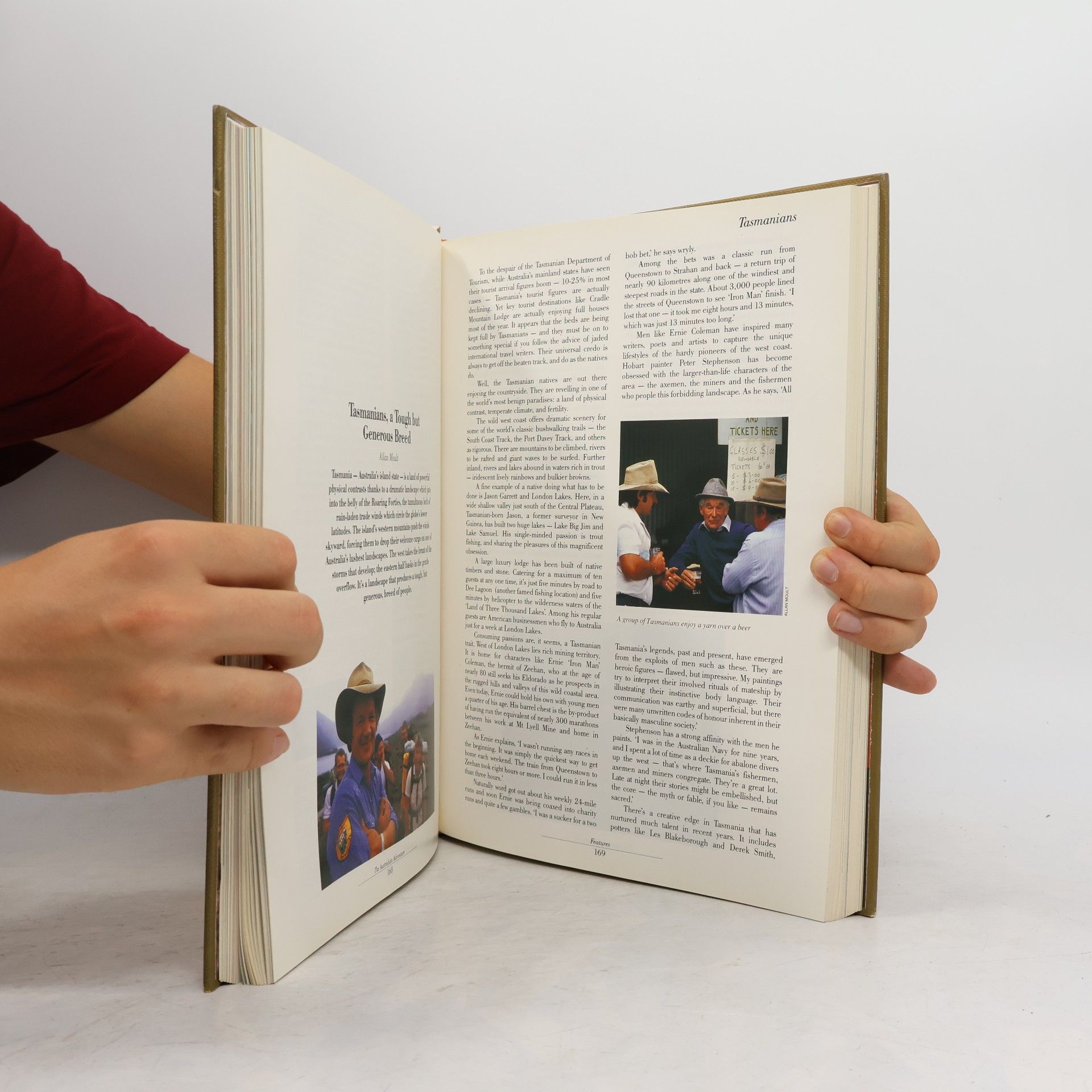 Stephen ; Keeney John ( Editors ) Smith The Australian Adventure. The Explorer's Guide to the Island Continent.