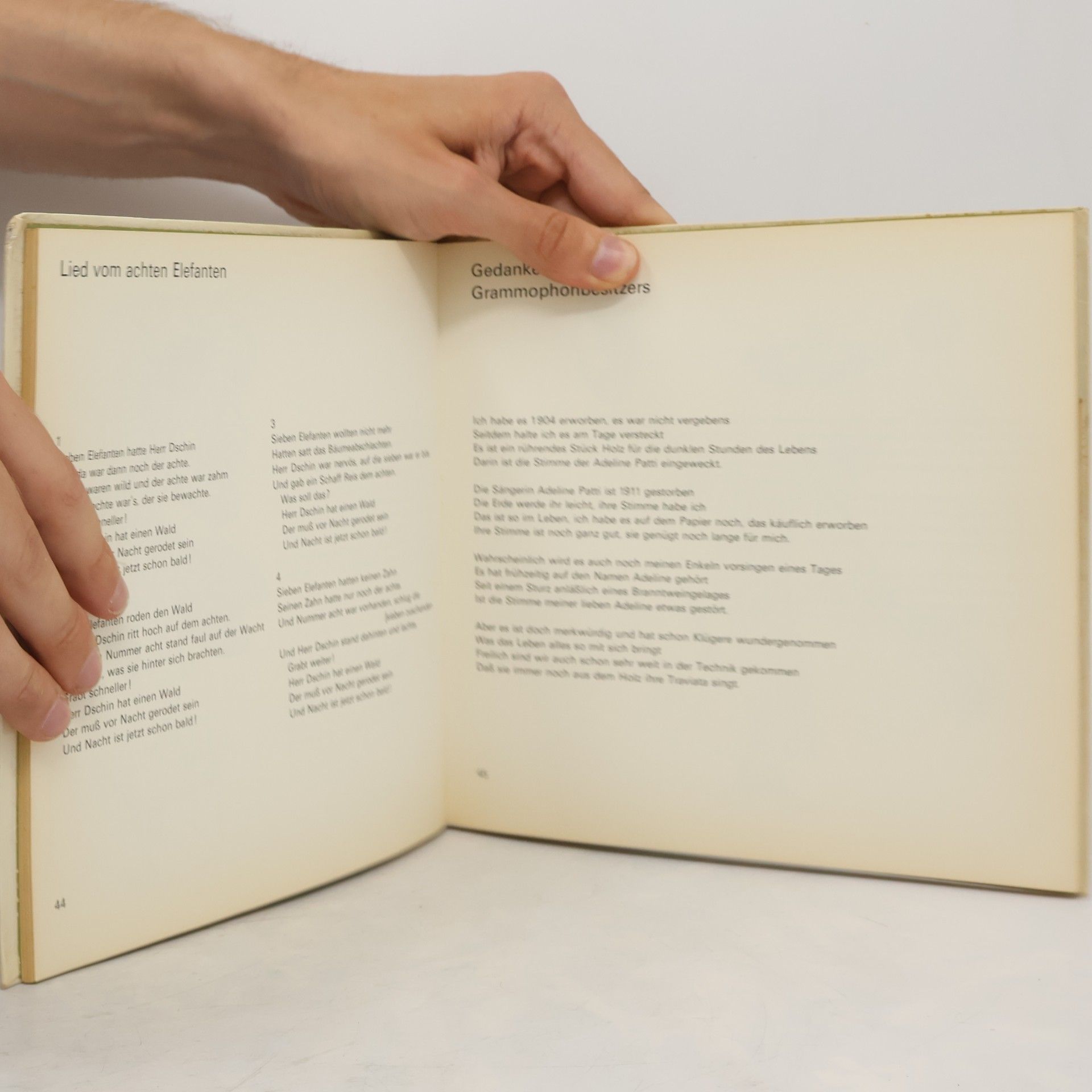 Bertolt Brecht Über die irdische Liebe und andere gewisse Welträtsel. Liedern und Balladen