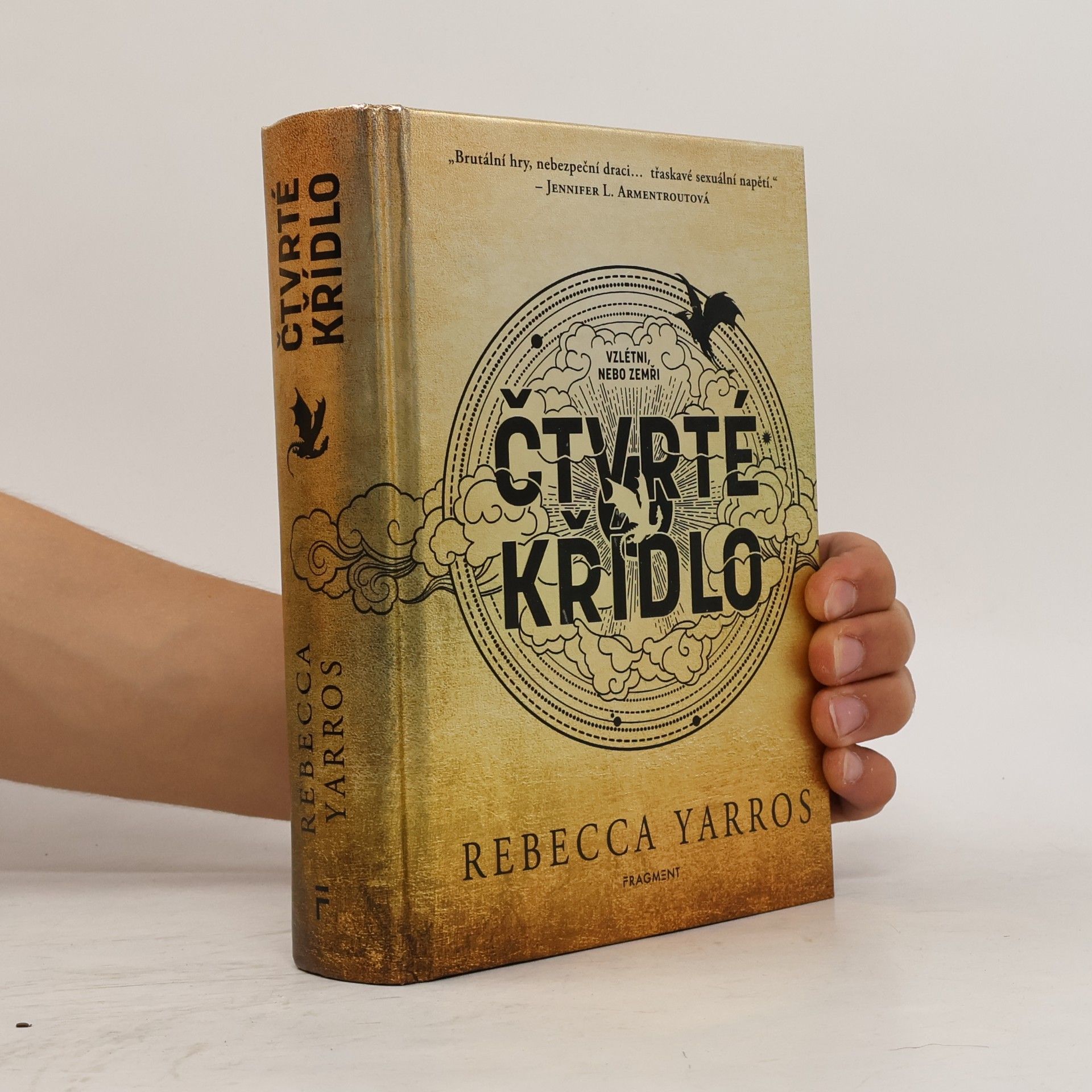 Rebecca Yarros Čtvrté křídlo