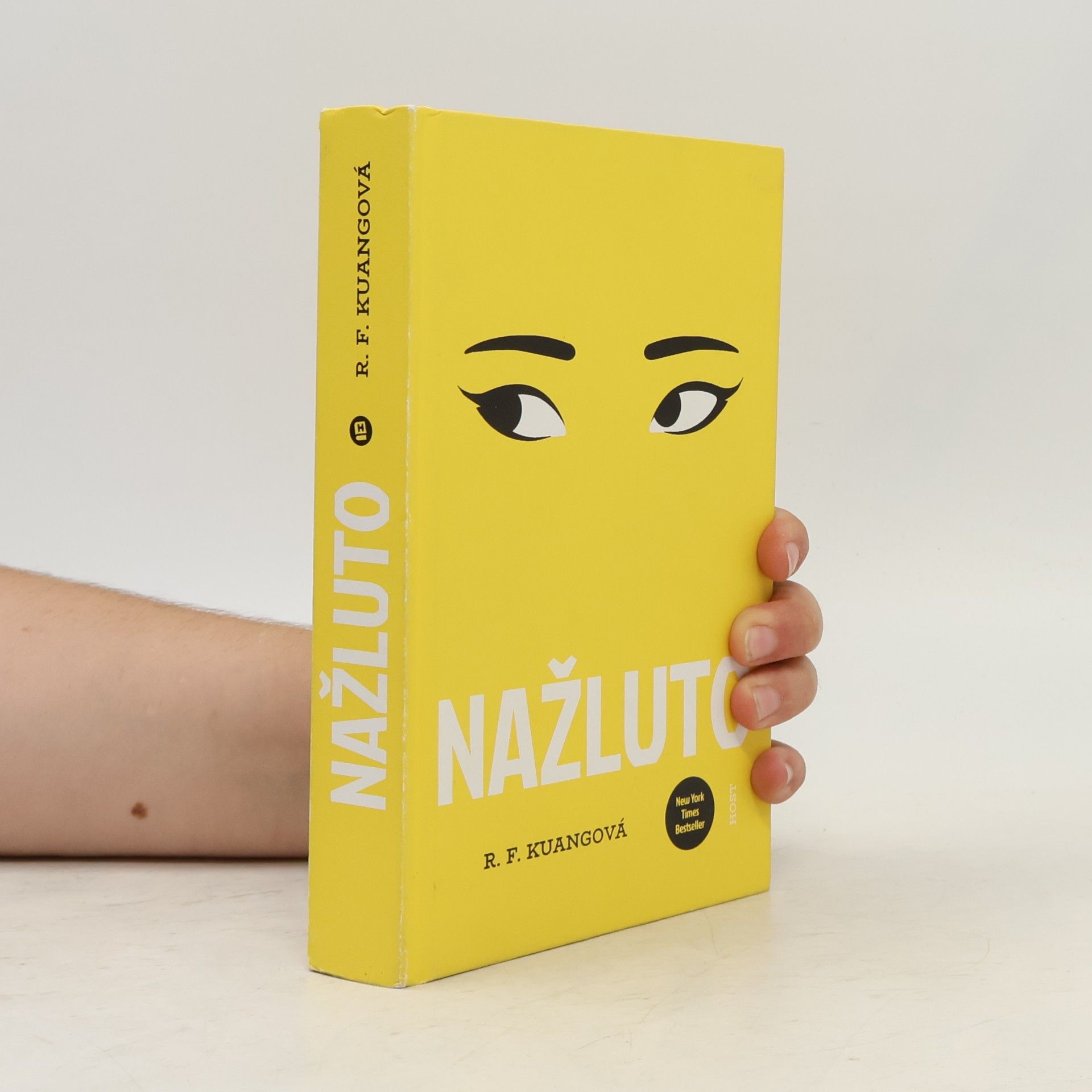Rebecca Kuang Nažluto