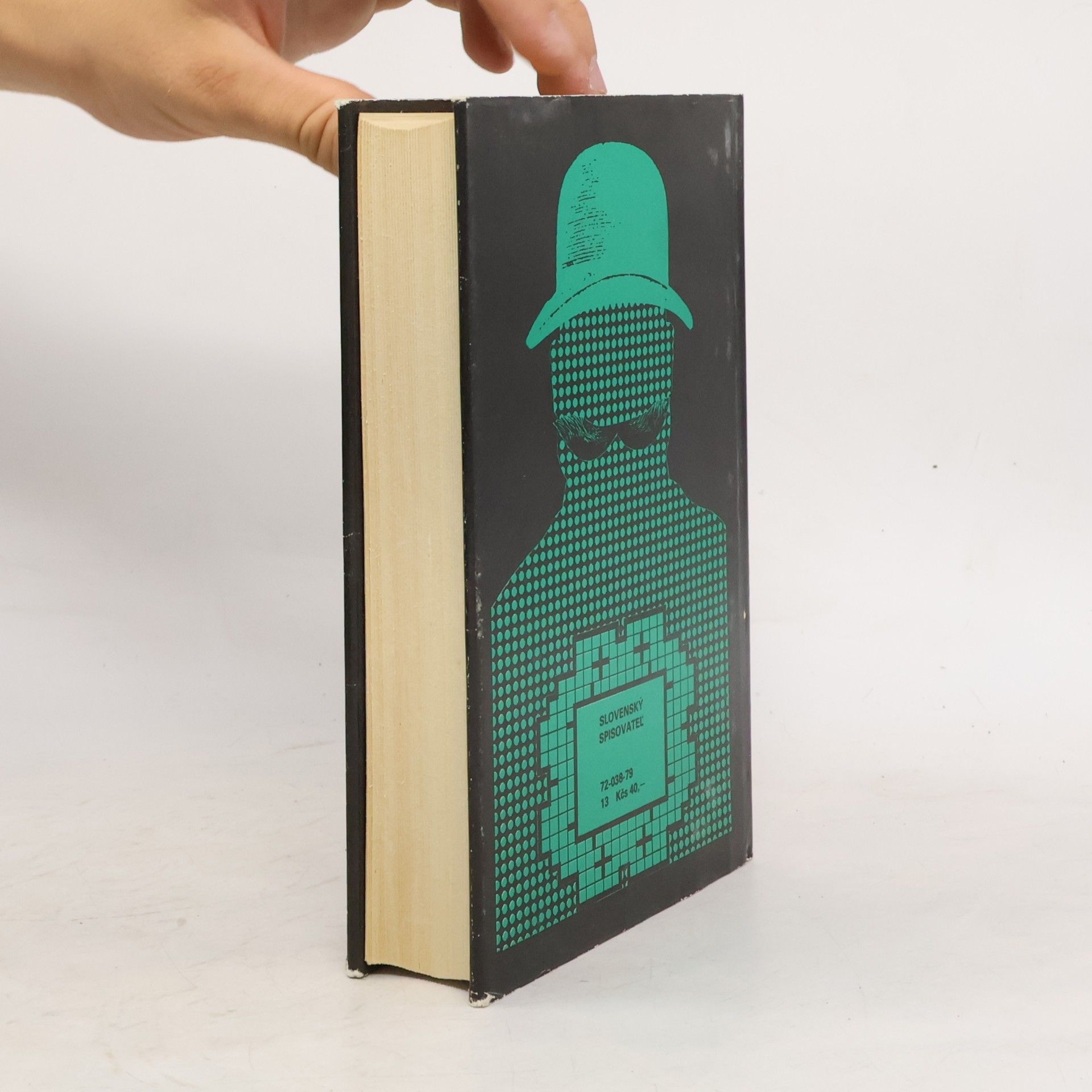 Agatha Christie Zlo pod slnkom. Po pohrebe. Mačka medzi holubmi