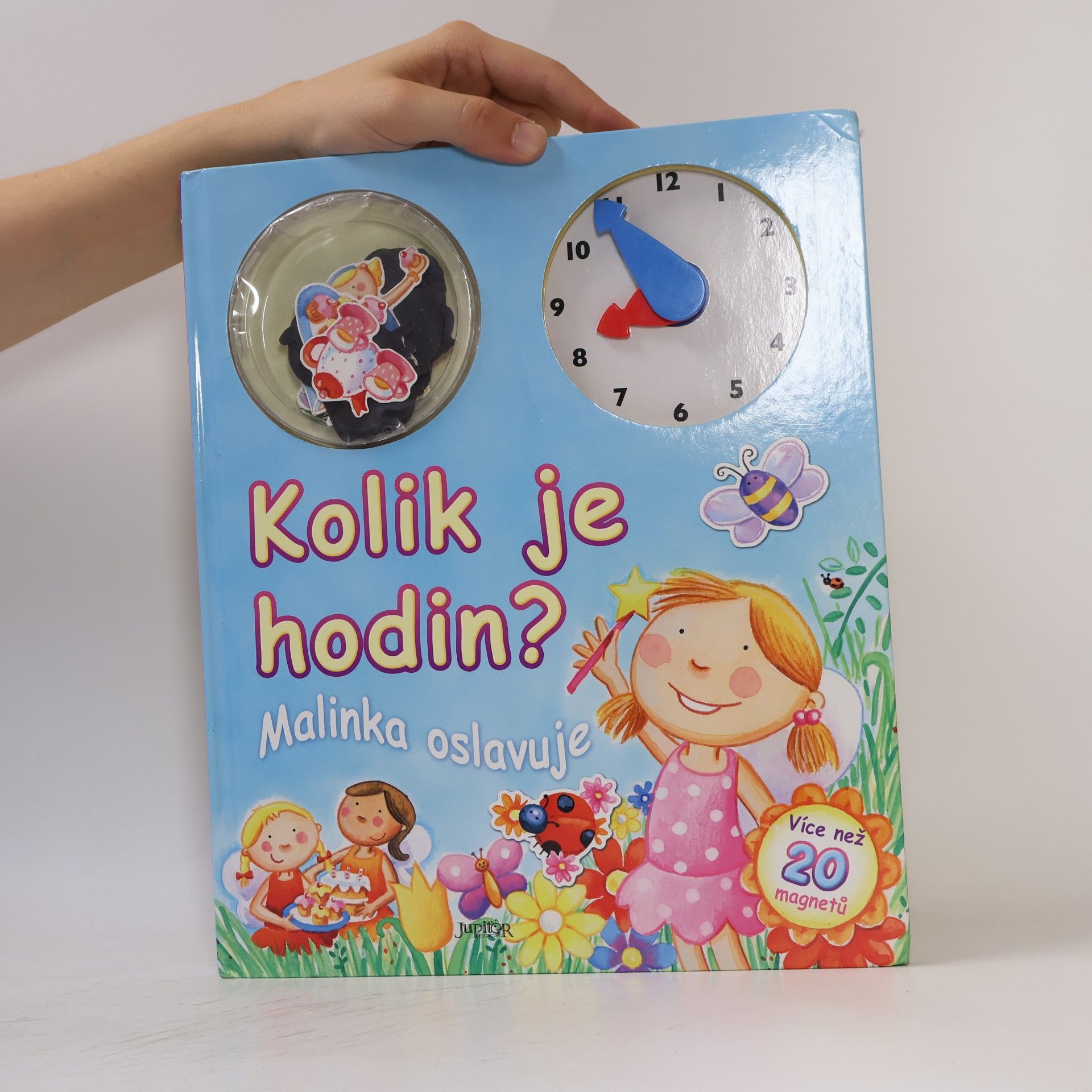 Hannah Wood Kolik je hodin? Malinka oslavuje