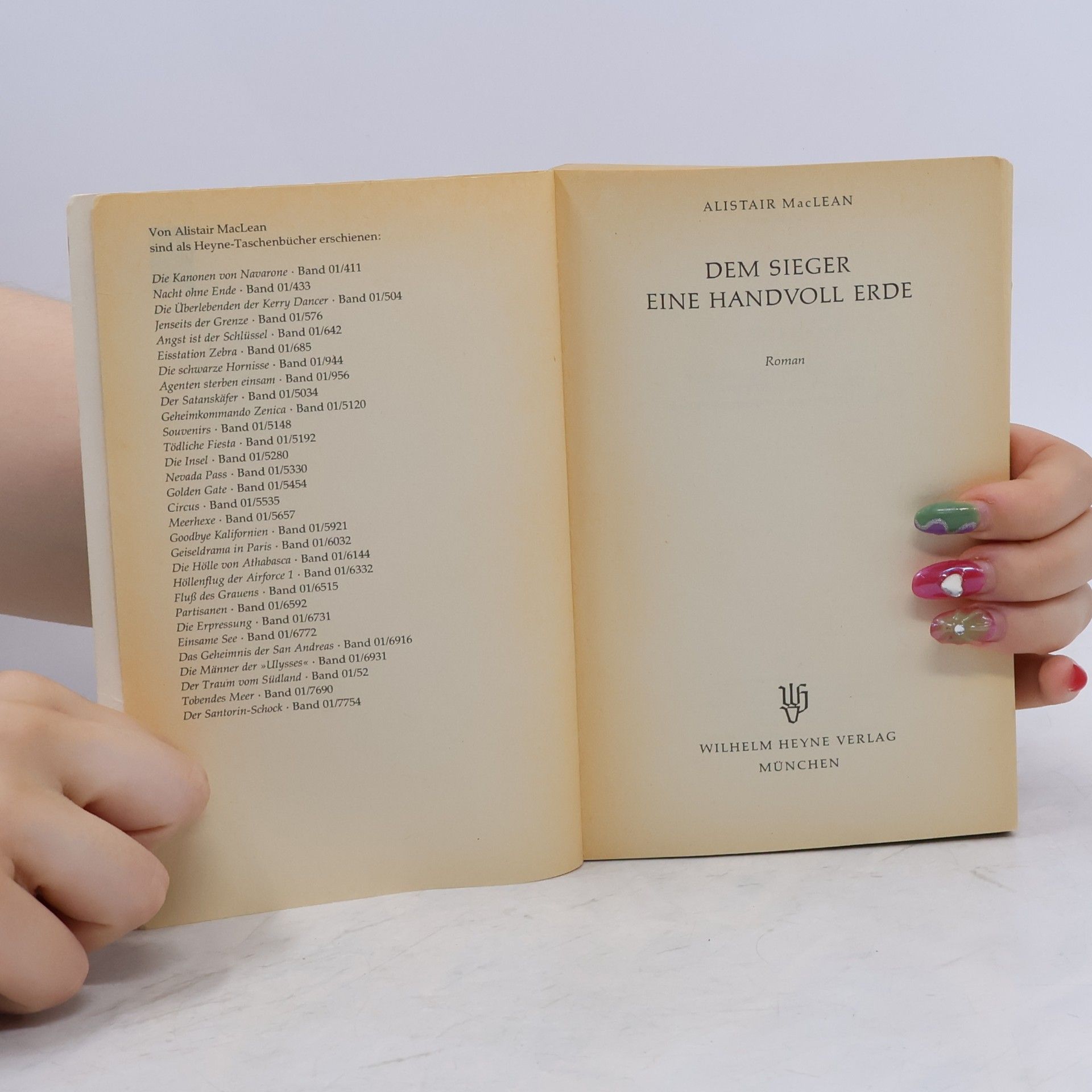 Alistair MacLean Dem Sieger eine Handvoll Erde