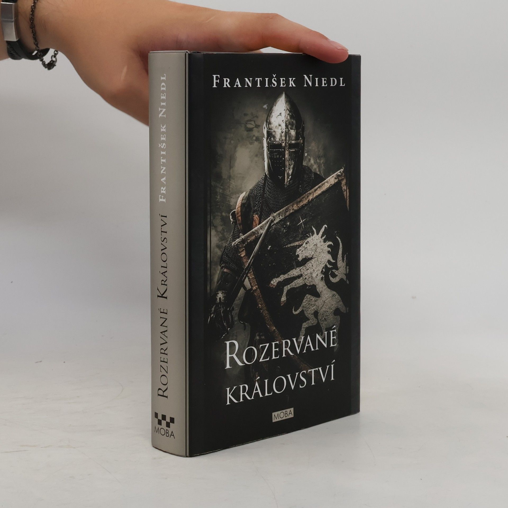 František Niedl Rozervané království