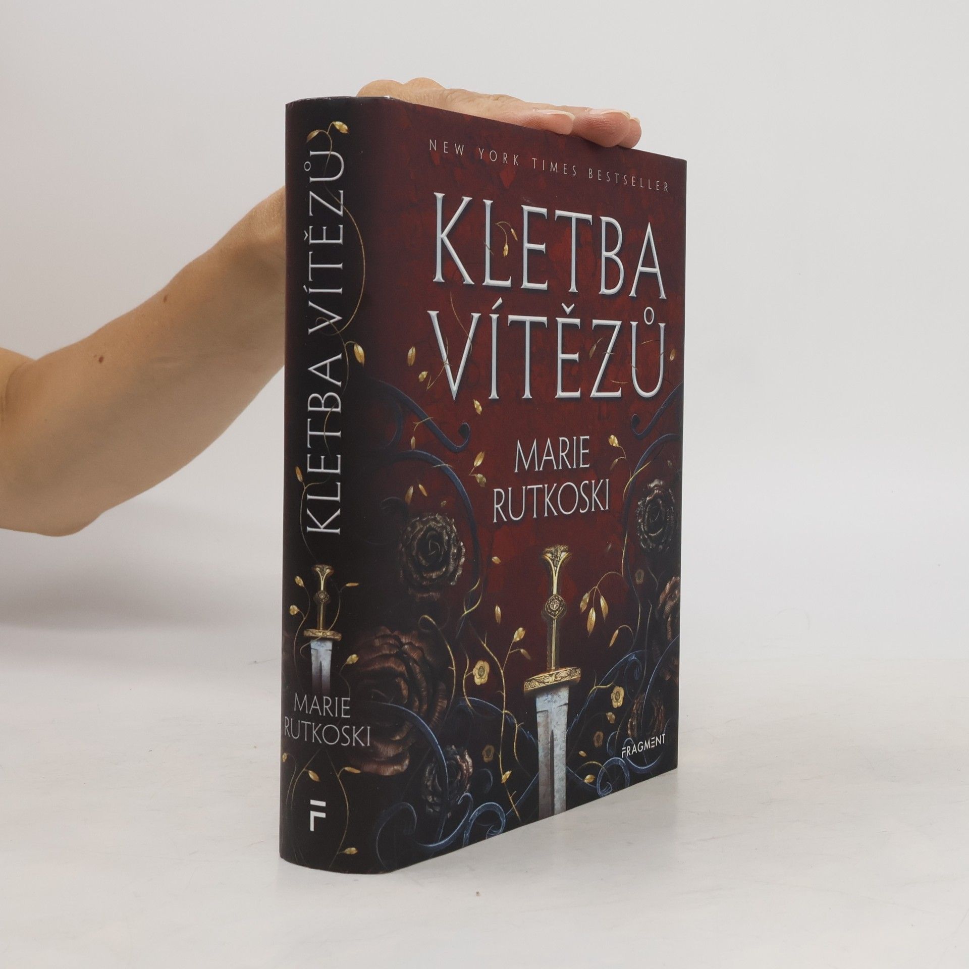 Marie Rutkoski Kletba vítězů