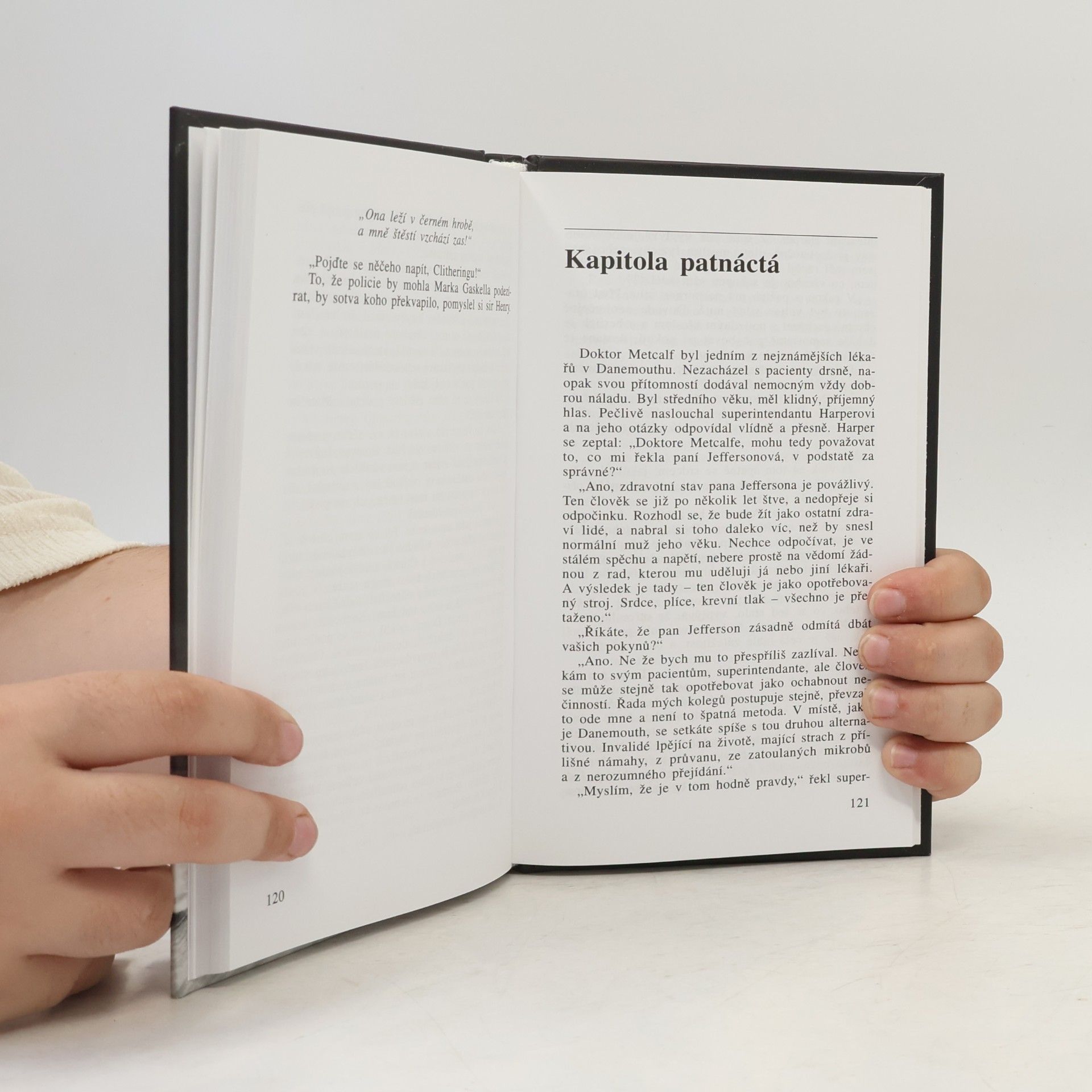 Agatha Christie Mrtvá v knihovně