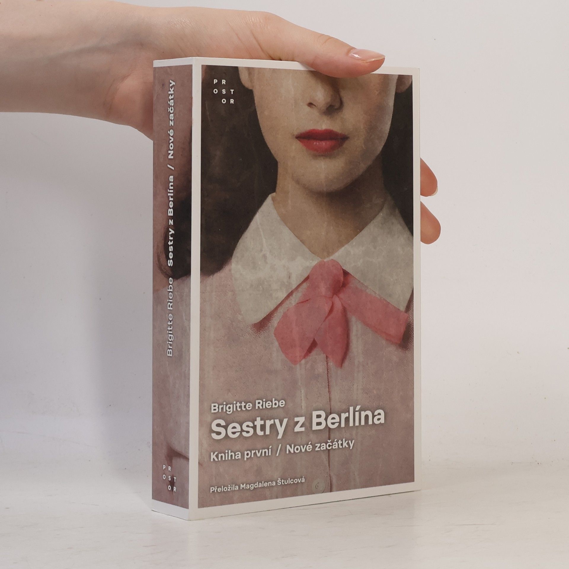 Brigitte Riebe Sestry z Berlína. Kniha první, Nové začátky