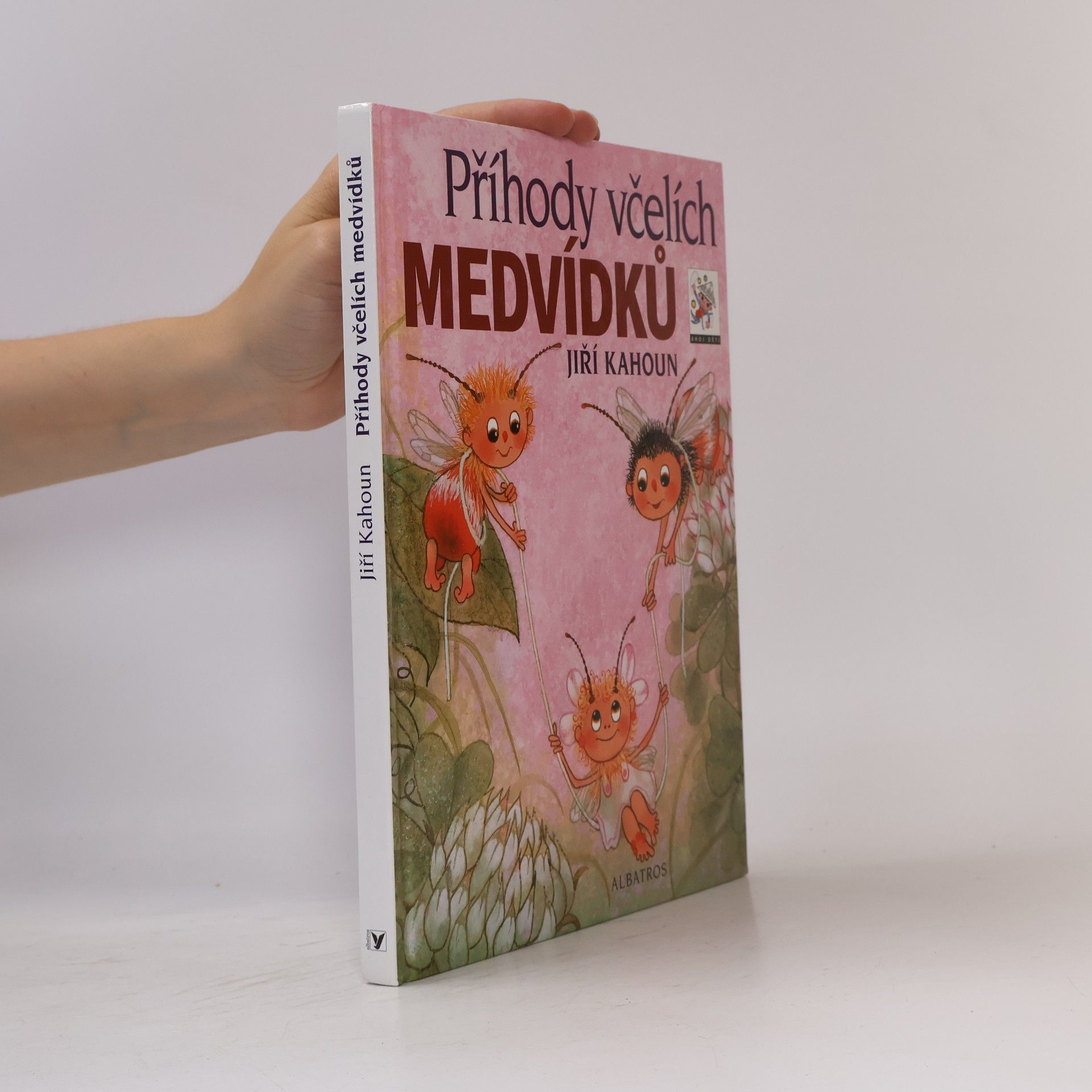 Jiří Kahoun Příhody včelích medvídků