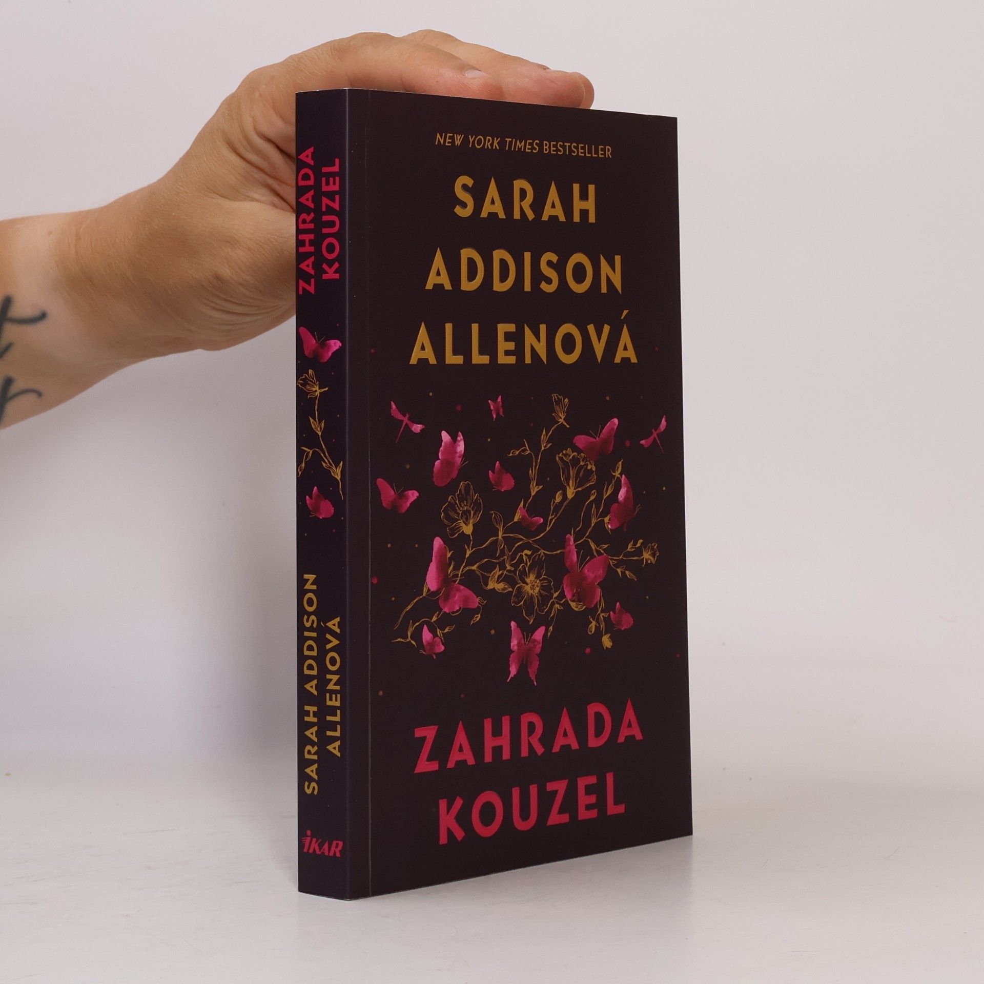 Sarah Addison Allen Zahrada kouzel