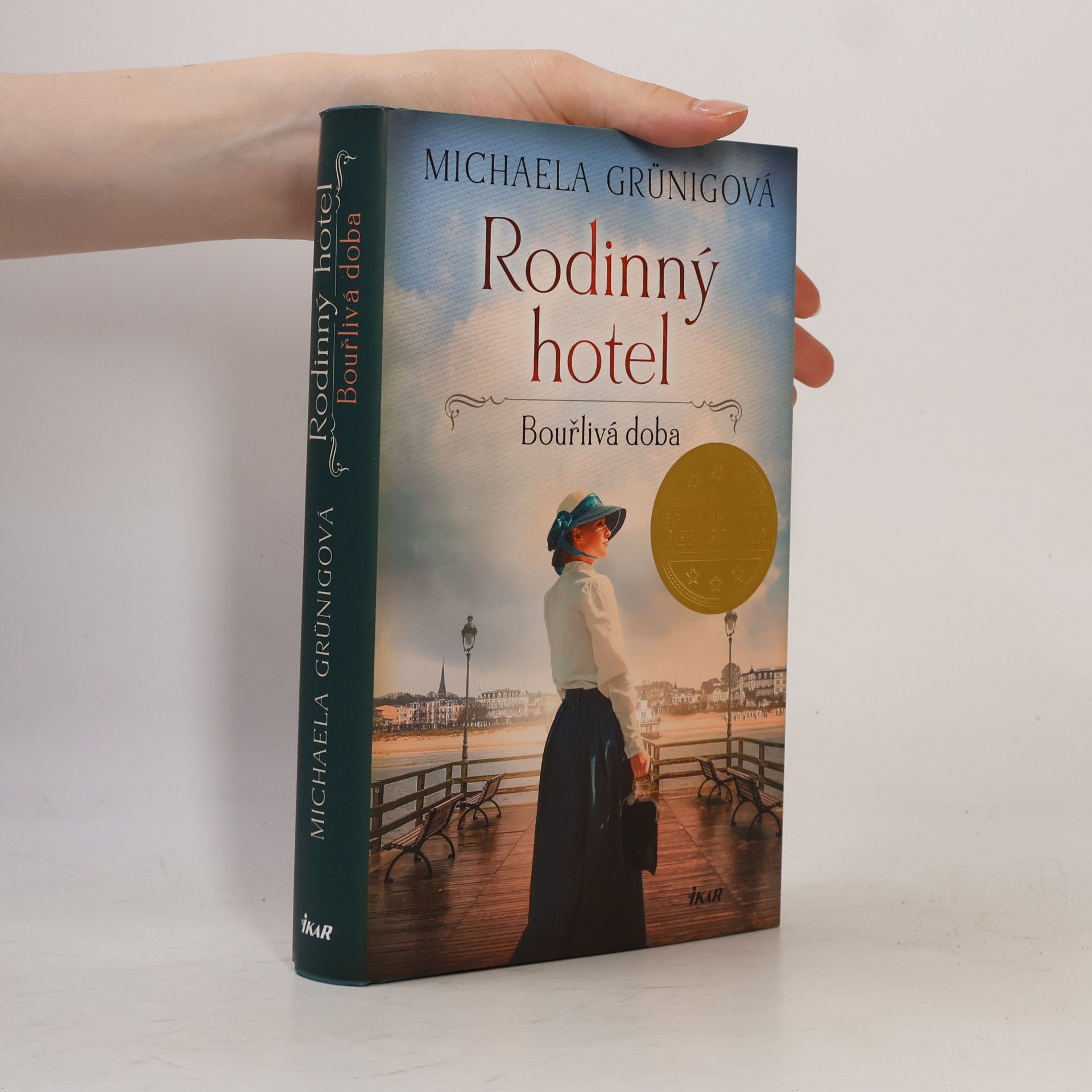 Rodinný hotel. Bouřlivá doba