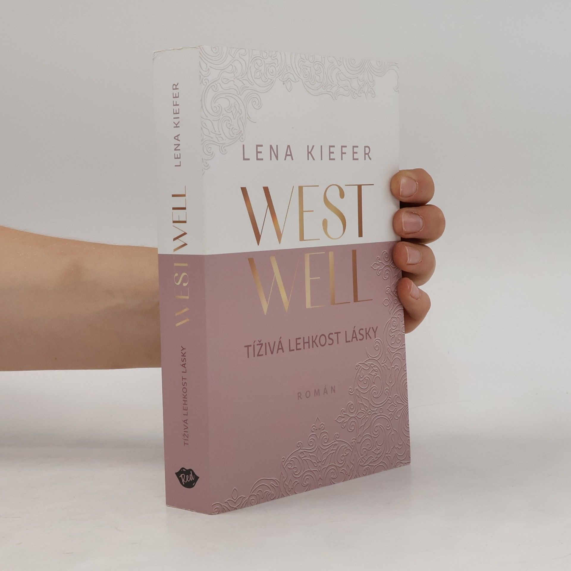 Lena Kiefer Westwell. Tíživá lehkost lásky