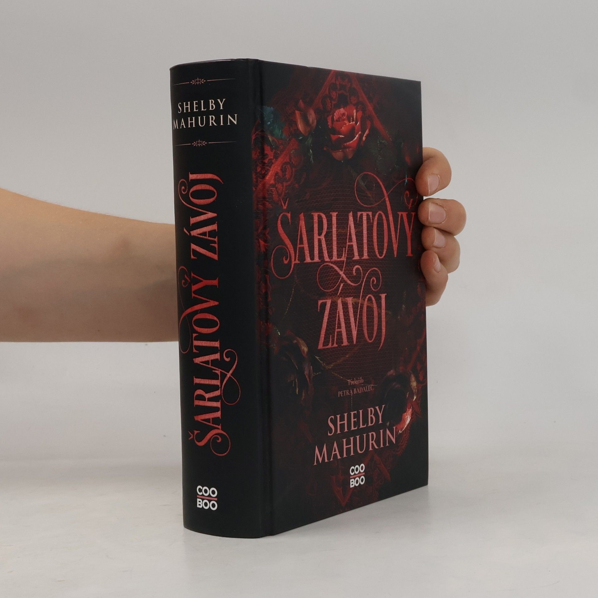 Shelby Mahurin Šarlatový závoj