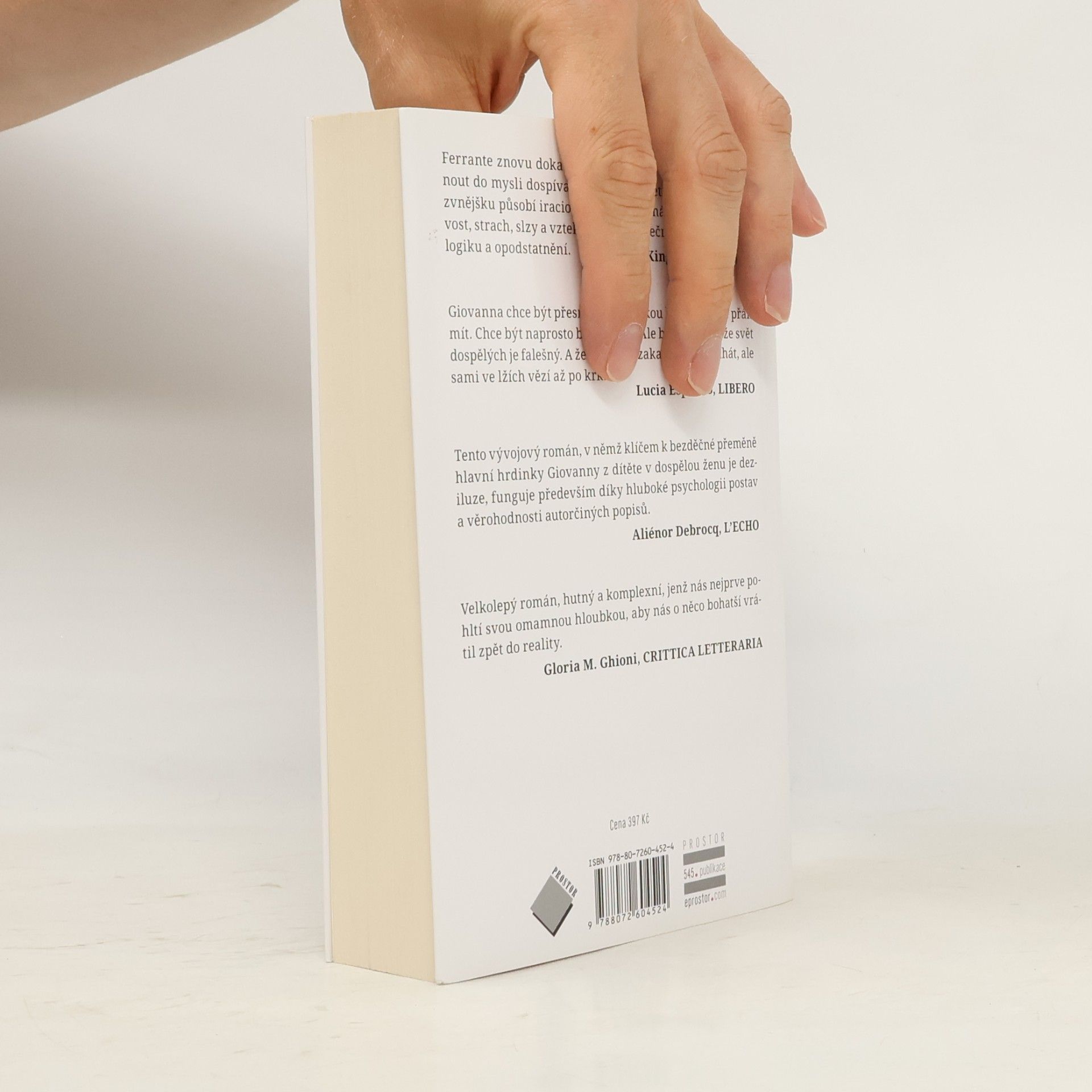 Elena Ferrante Prolhaný život dospělých