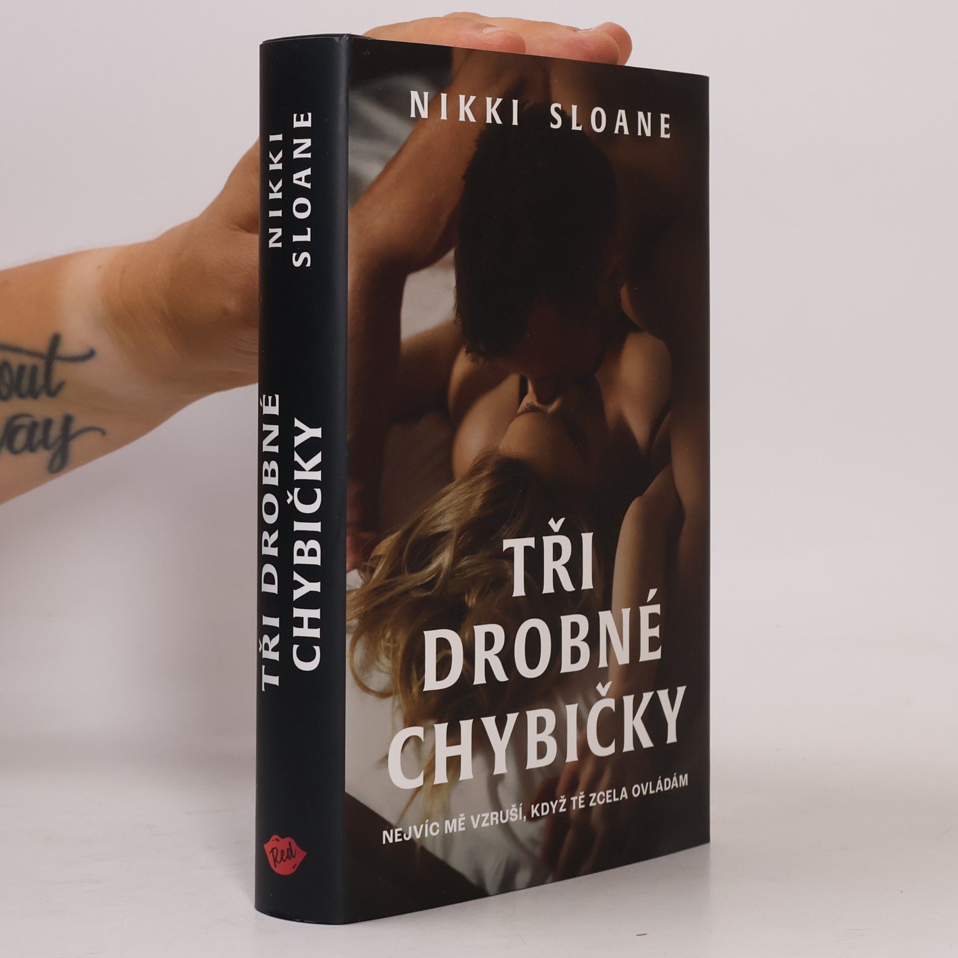 Nikki Sloane Tři drobné chybičky