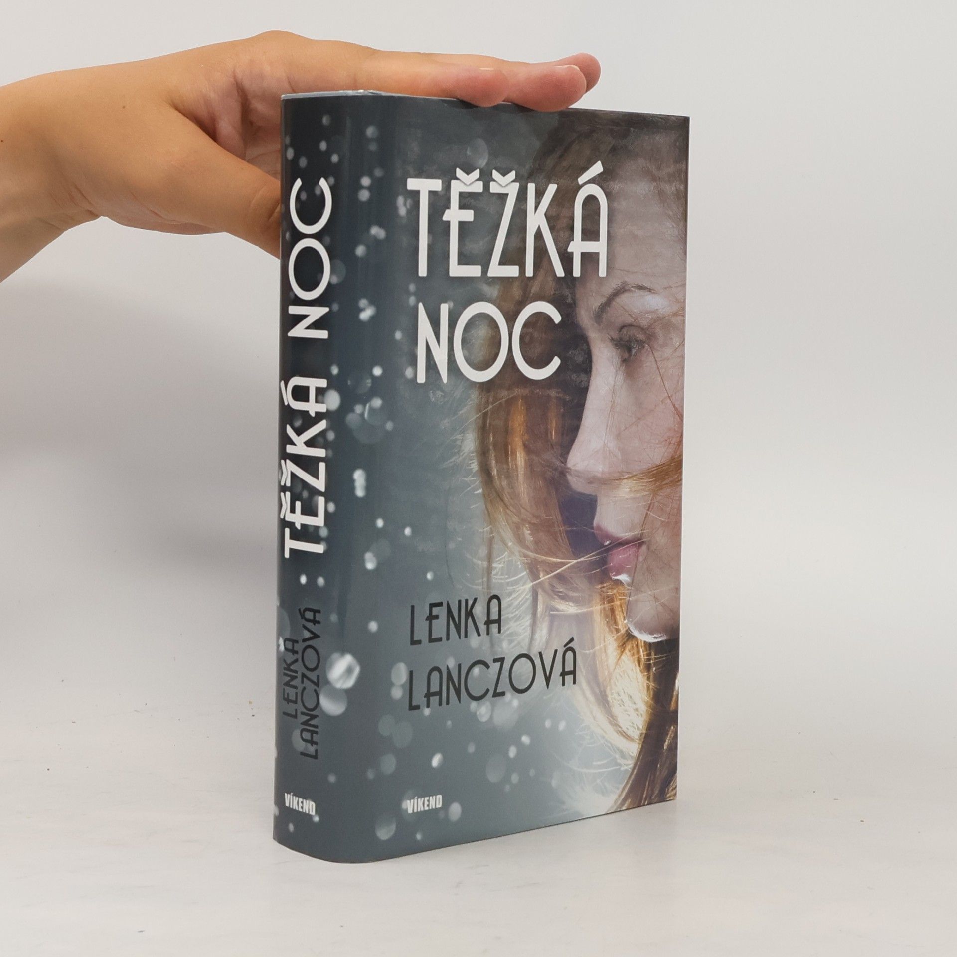 Lenka Lanczová Těžká noc