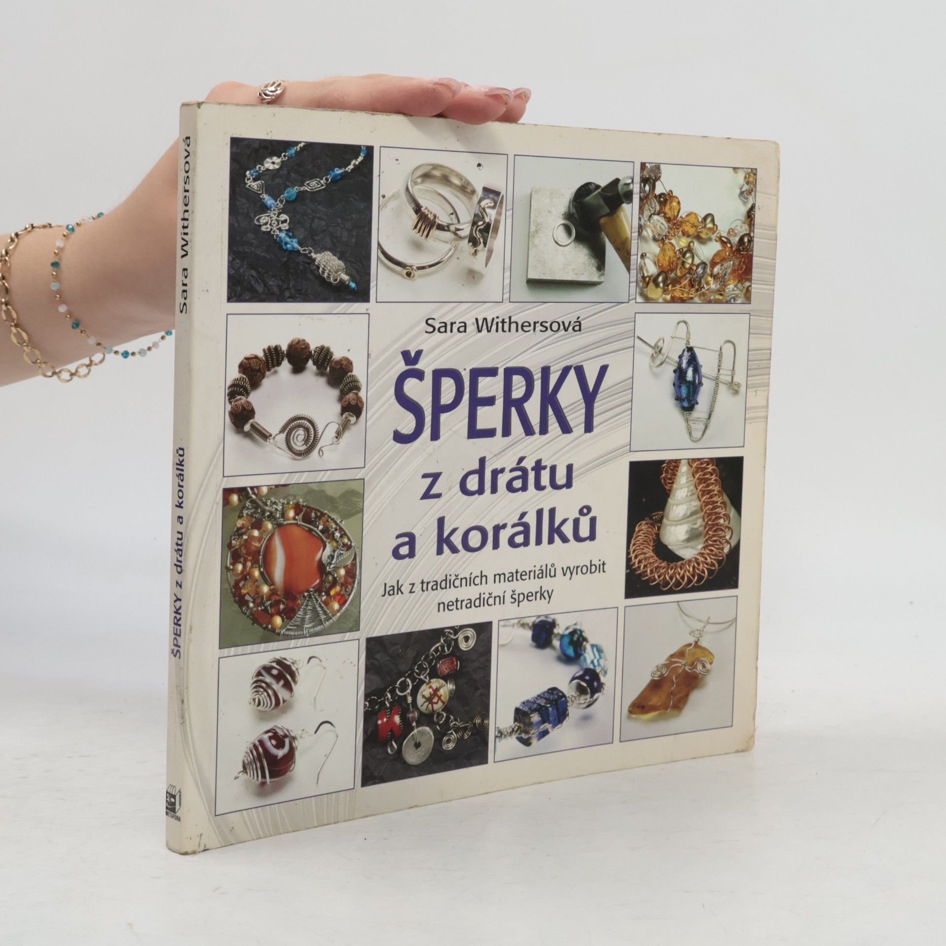 Elise Mann Šperky z drátu a korálků