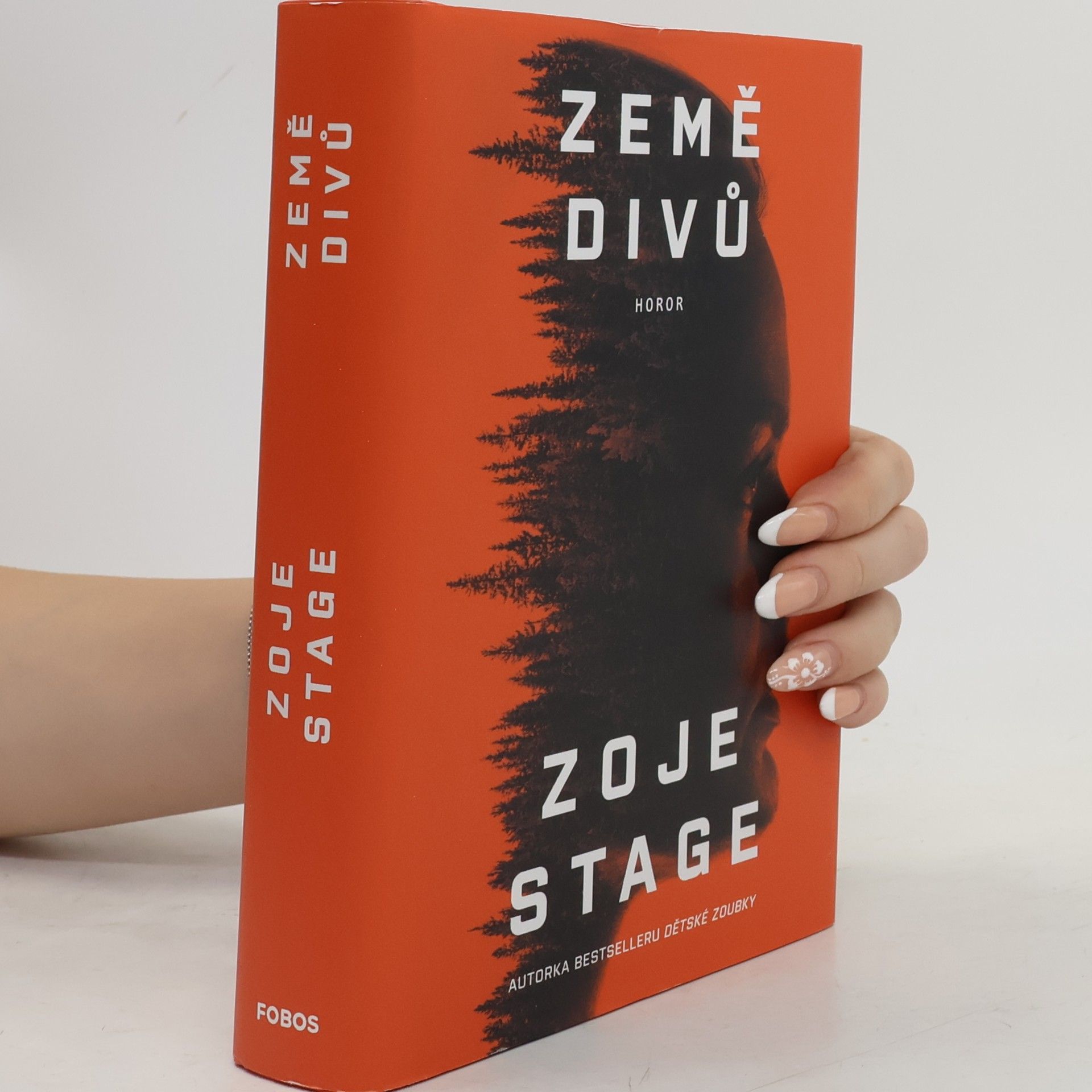 Zoje Stage Země divů