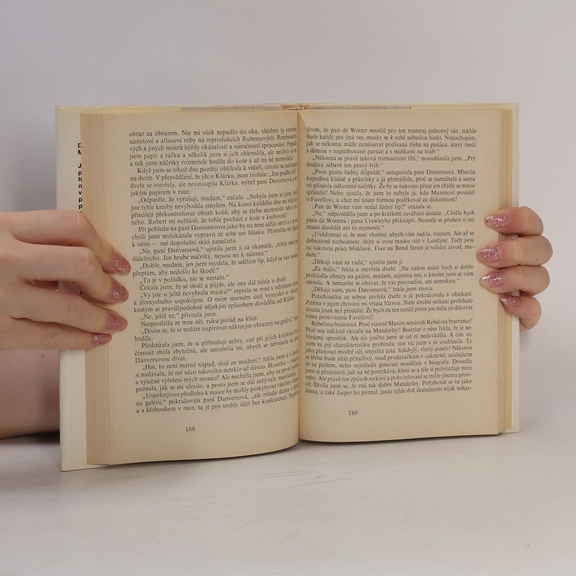 Daphne du Maurier Mrtvá a živá