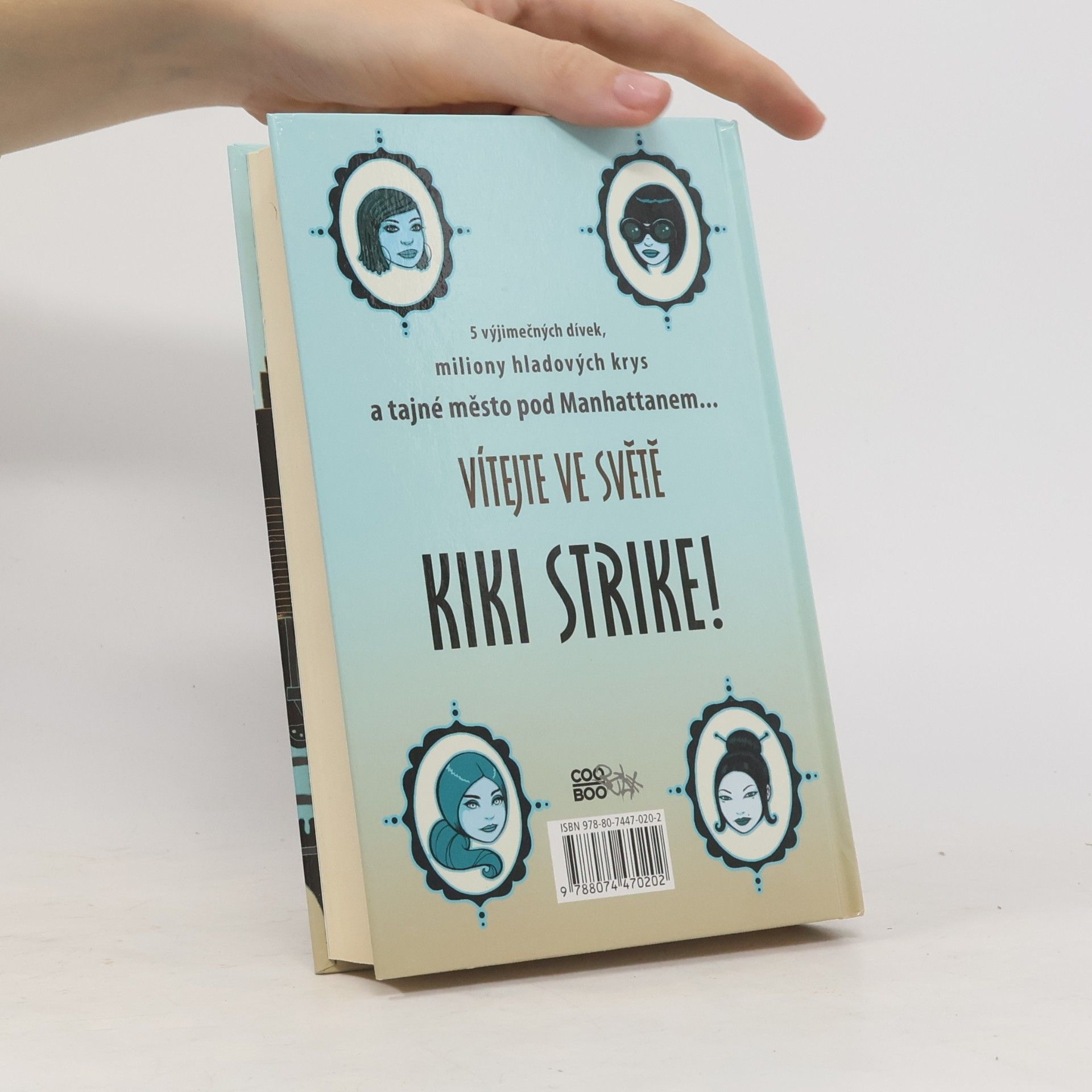 Kirsten Miller Kiki Strike ve Stínovém městě